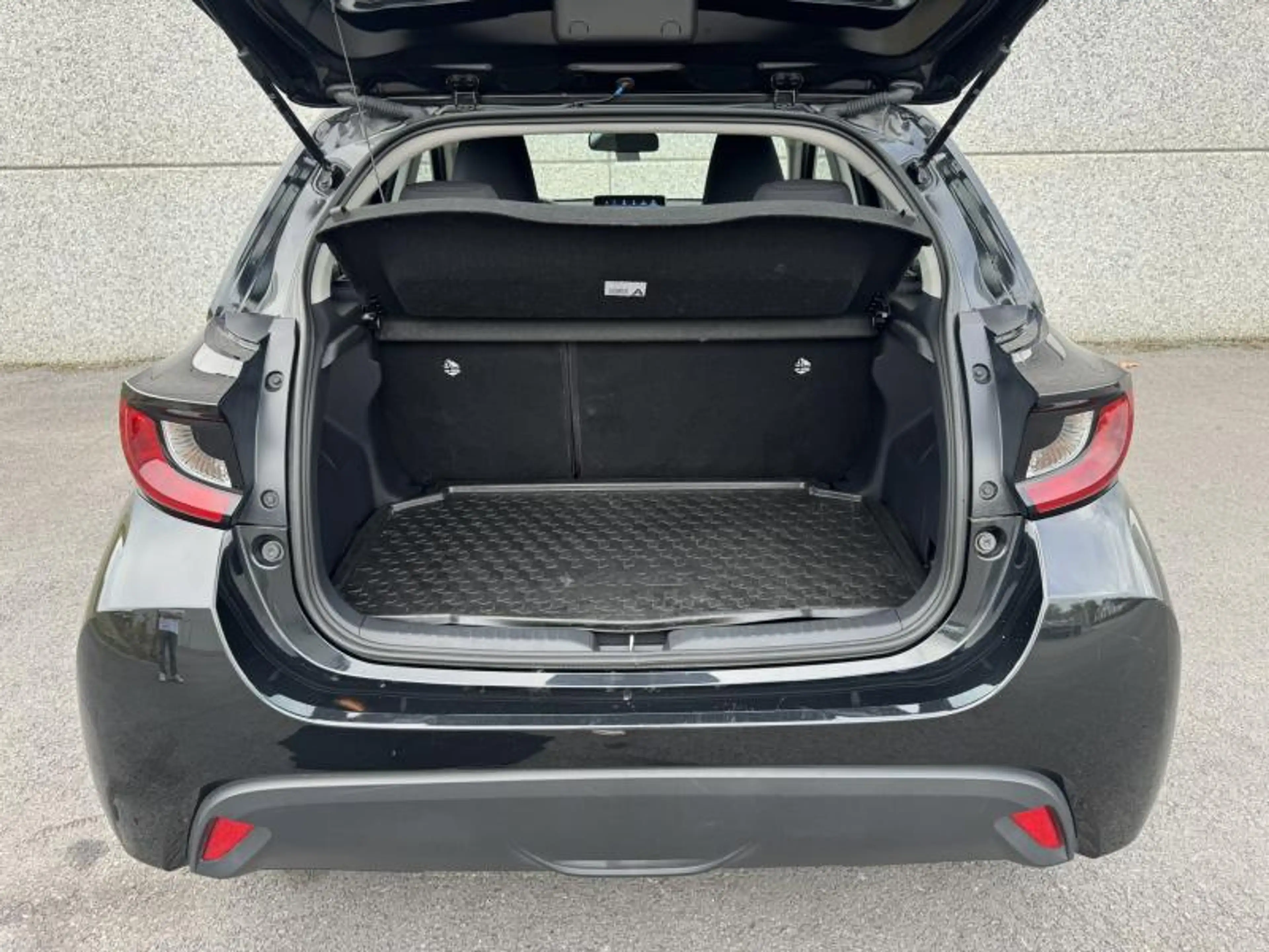 Toyota Yaris 1.5 Hybride CVT Dynamic de direction ! — photo 7