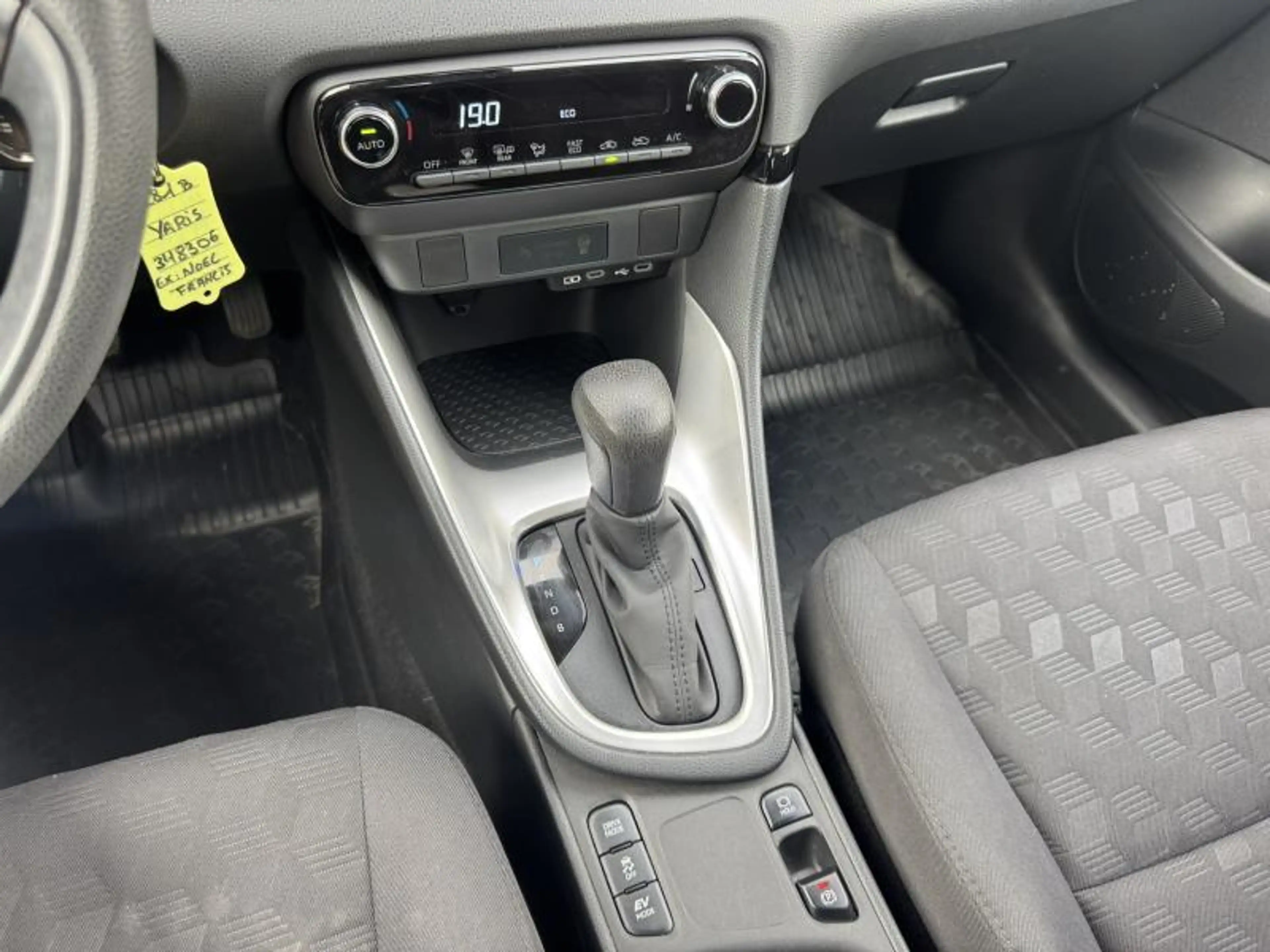Toyota Yaris 1.5 Hybride CVT Dynamic de direction ! — photo 23