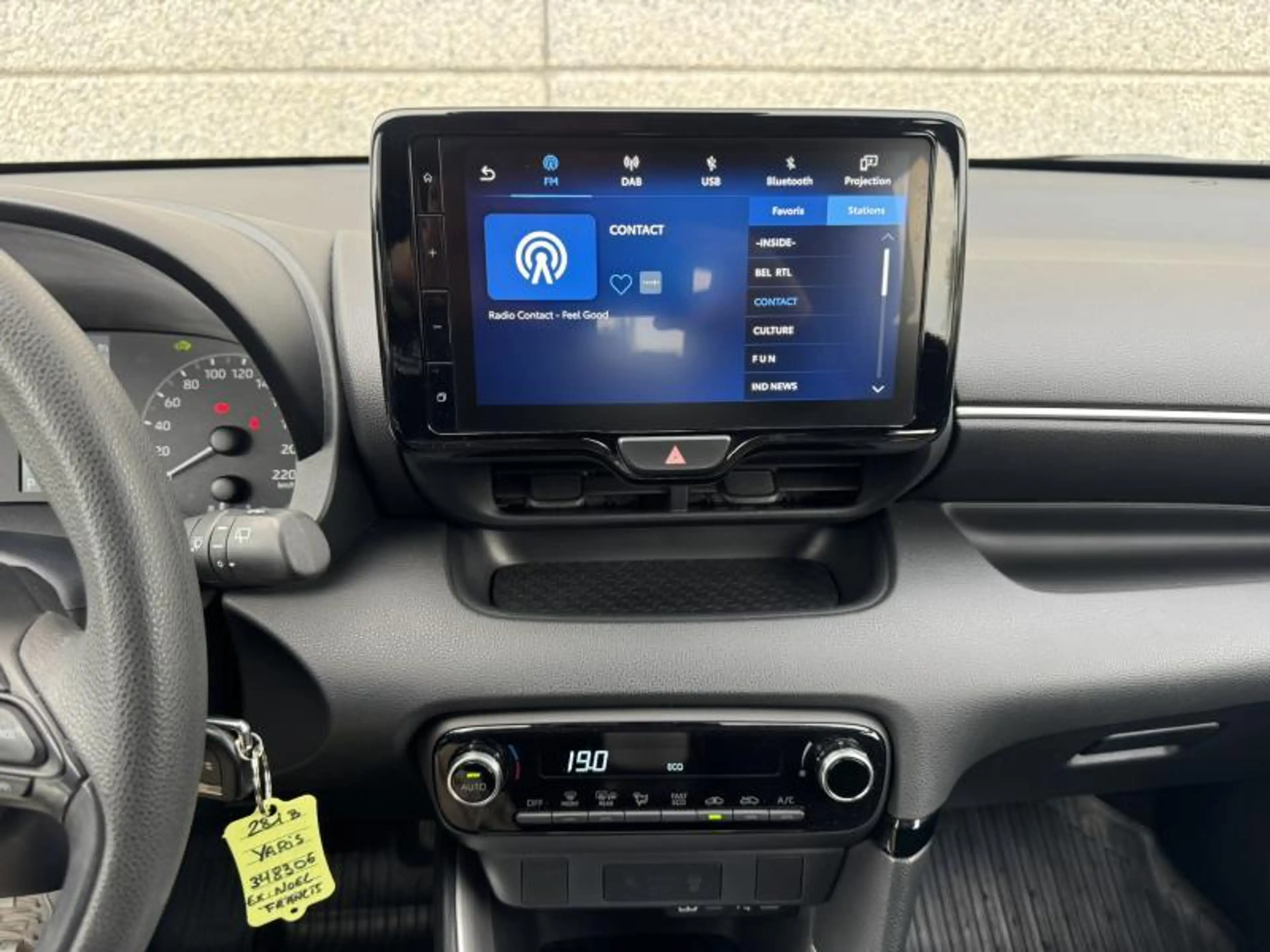 Toyota Yaris 1.5 Hybride CVT Dynamic de direction ! — photo 19