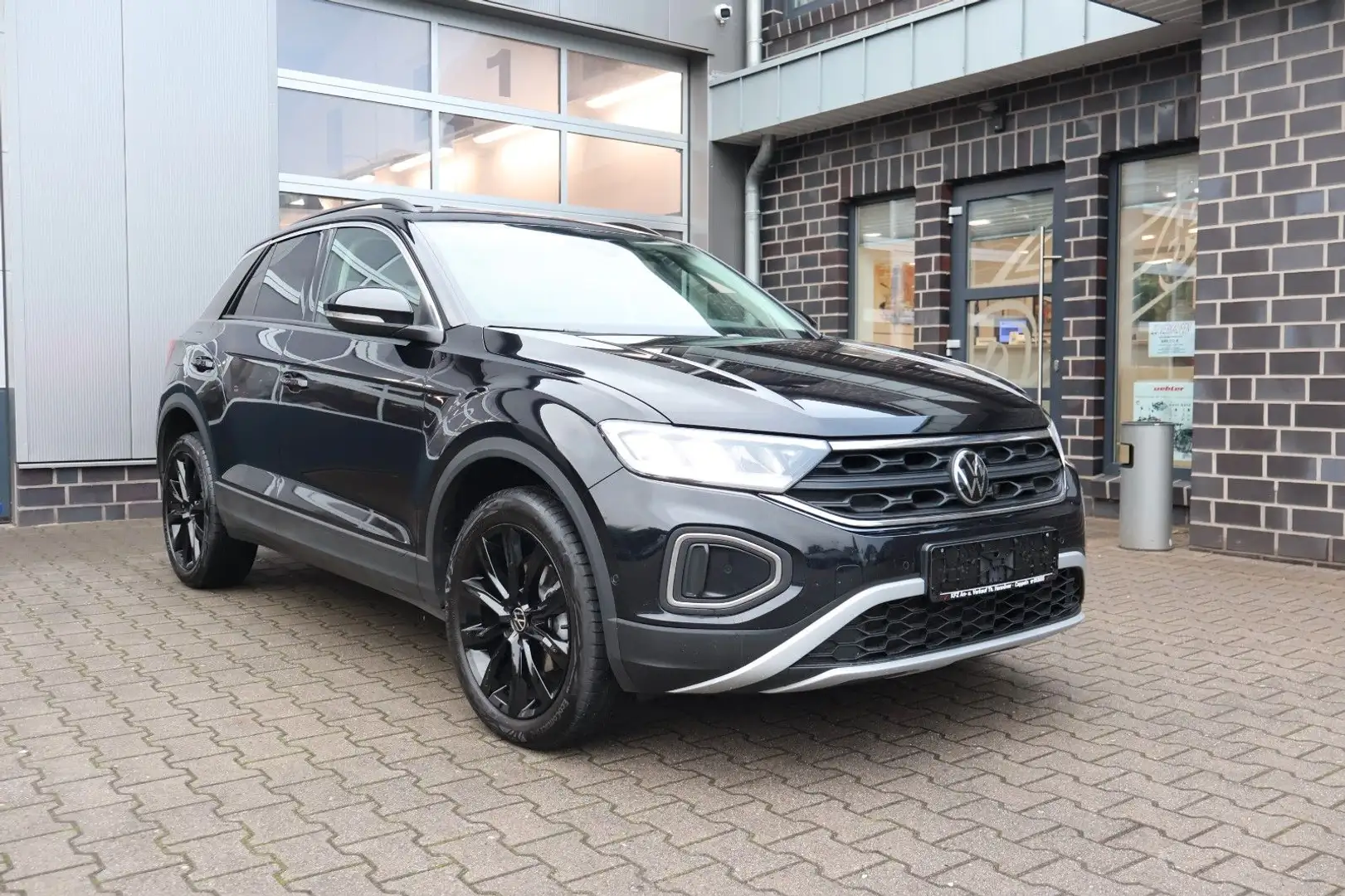 Volkswagen T-Roc Life Alu 18Zoll/Kamera/AHK/Navi/LED Schwarz - 1