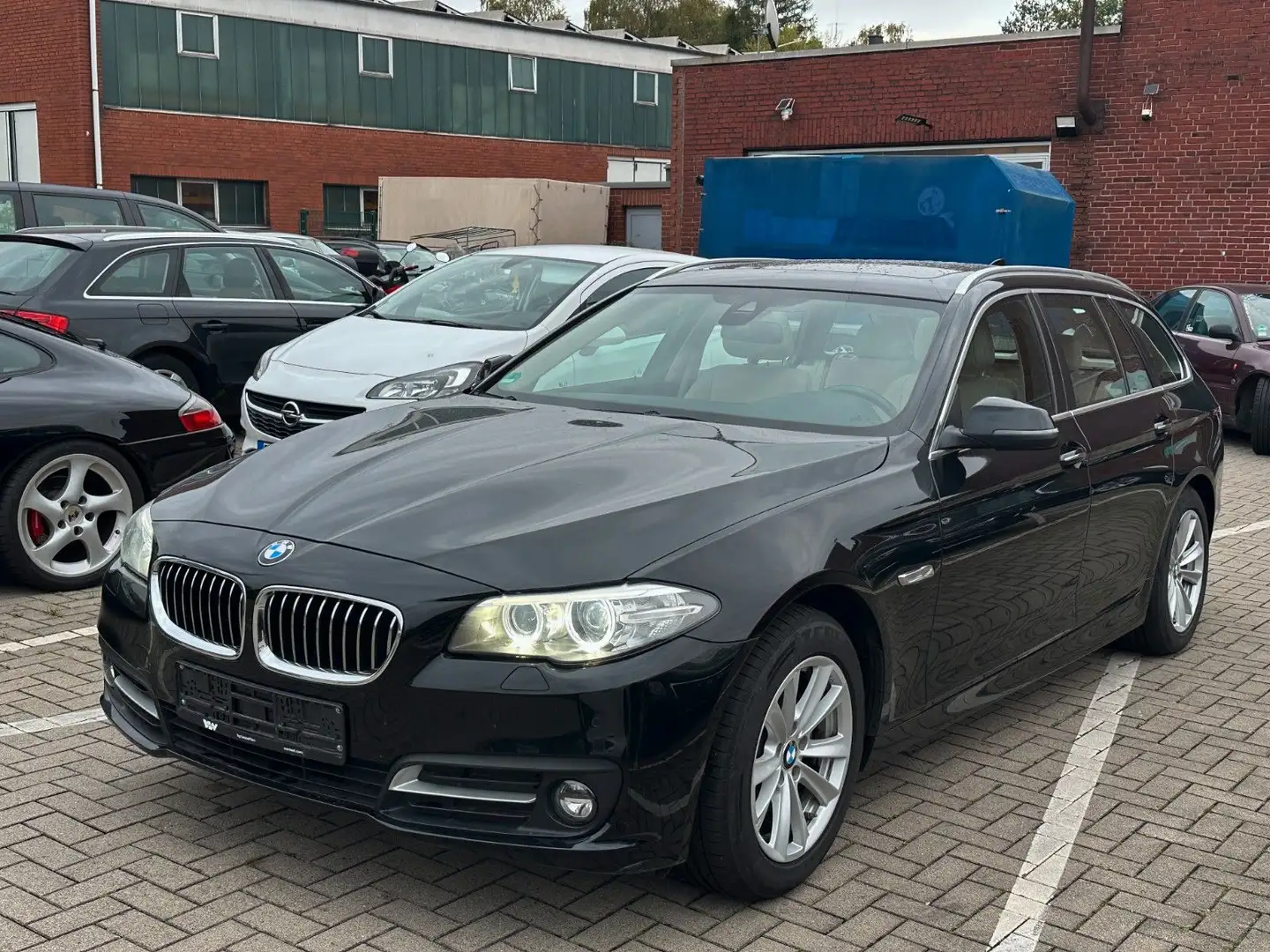 BMW 520 d Touring *Leder*Pano*Navi*Kamera* Noir - 2