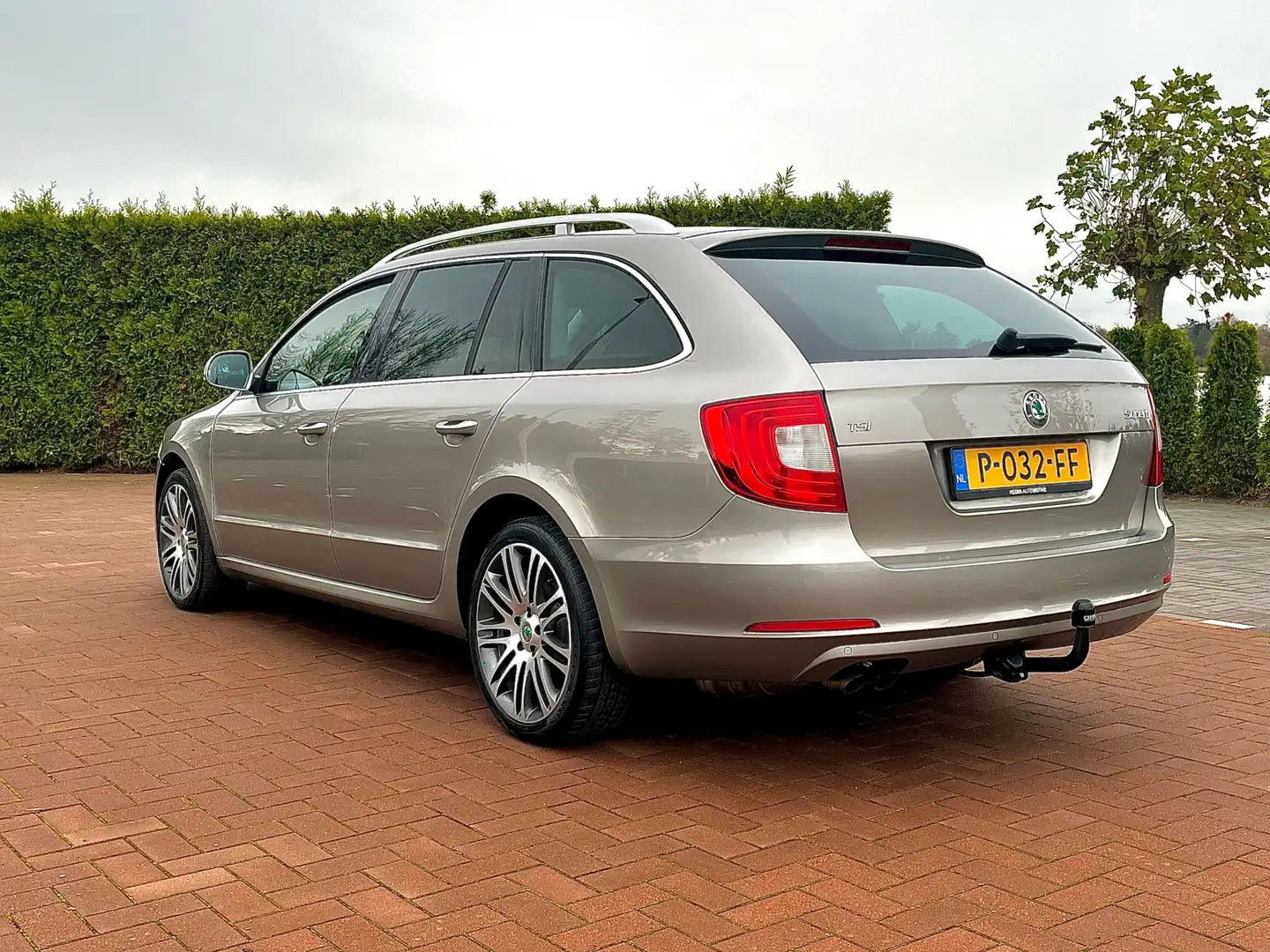 Skoda Superb Combi 1.4 TSI (Ambition) XENON|CLIMA|STOELVERW. Grijs - 2