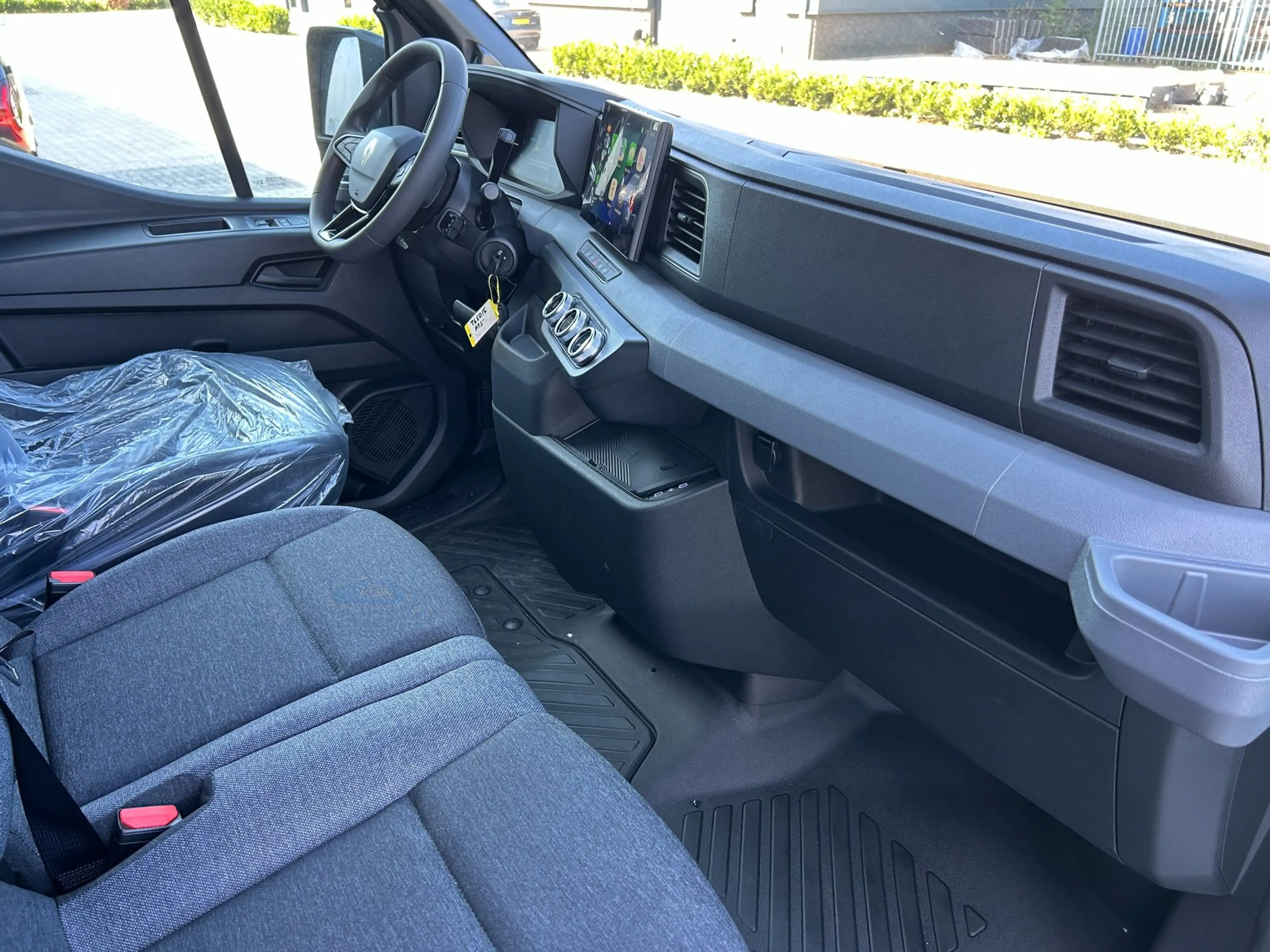 Renault Master E-Tech T35 L2H2 Advance long range 87 kWh Trekhaak — photo 5