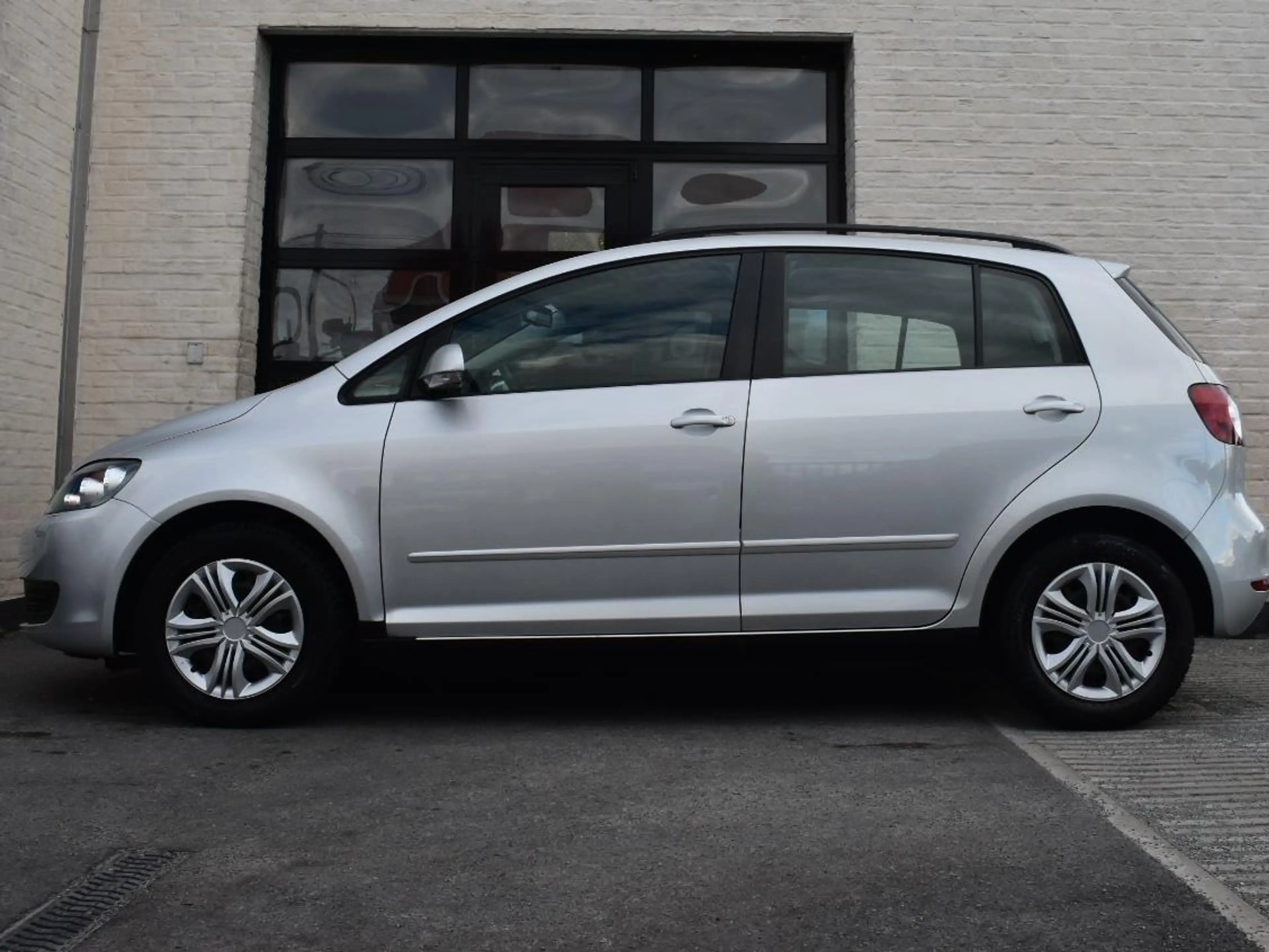 Volkswagen Golf Plus 1.4i Comfortline / Verw Zetels / PDC / Airco / Garantie — photo 9