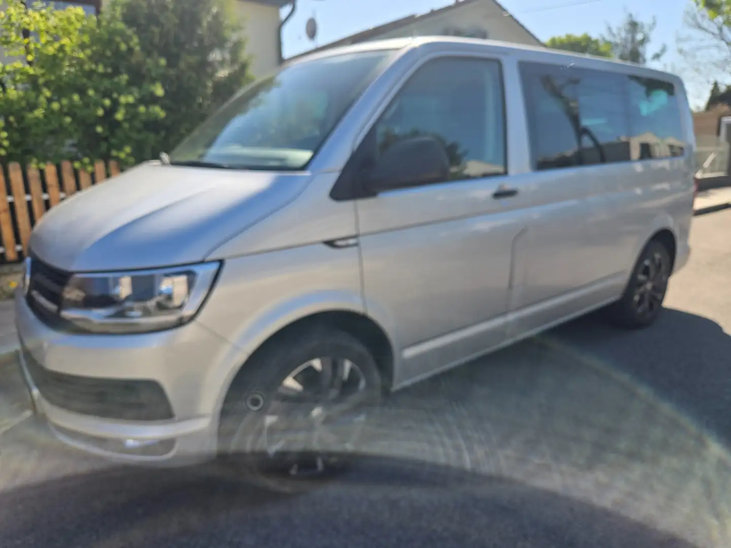 Volkswagen T6 Multivan Multivan 70 Jahre Bulli 2,0 TDI 4Motion BMT 70 Jahre Bulli Silber - 1