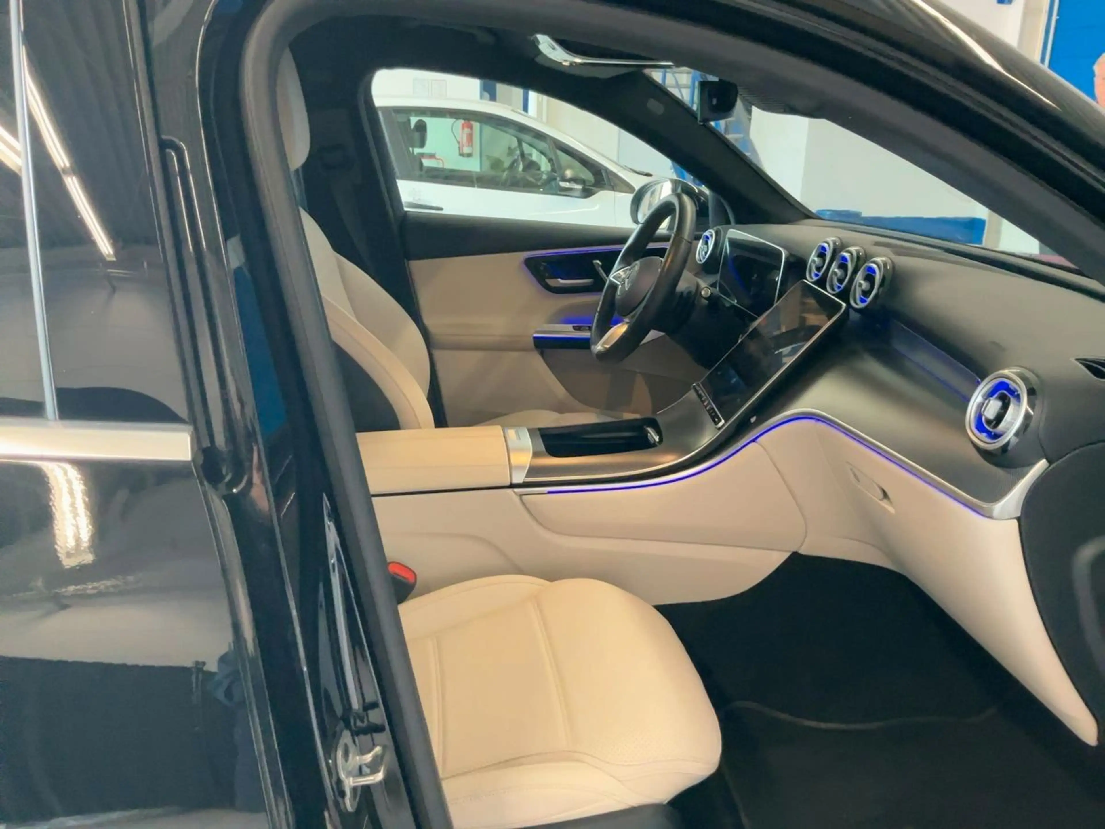 Mercedes-Benz GLC 200 4M COUPE LEDER MEMORY DISTRONIC 360CAMER — photo 7
