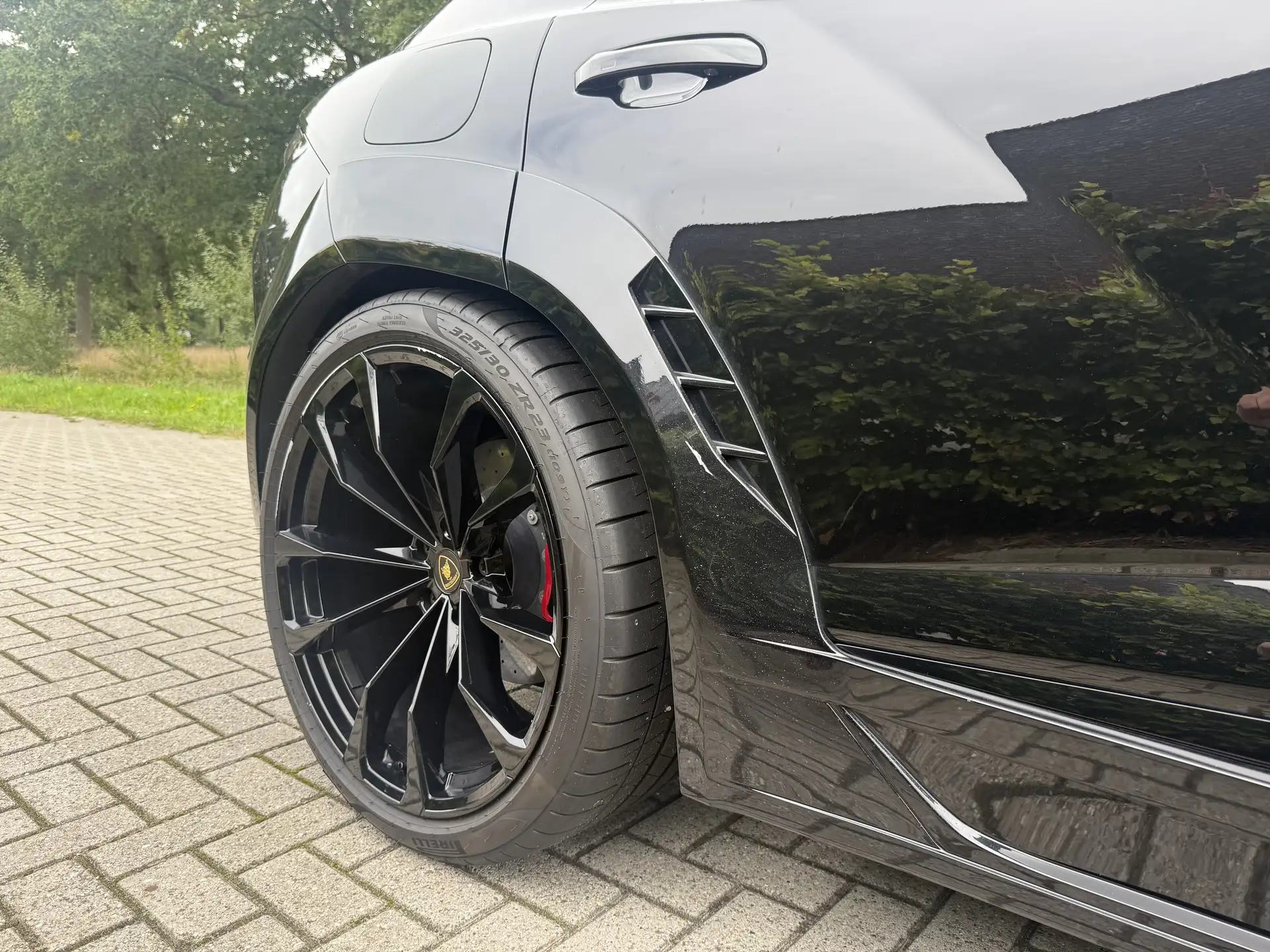 람보르기니 우루스 4.0 V8 Biturbo 2018 검정 사진 8