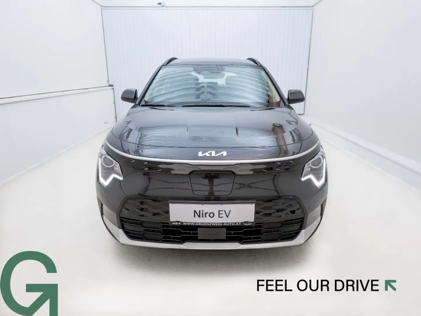 Kia Niro EV/GOLD/E-MOTOR/64,8KWH/AT/204/CR/SD Šedá - 2