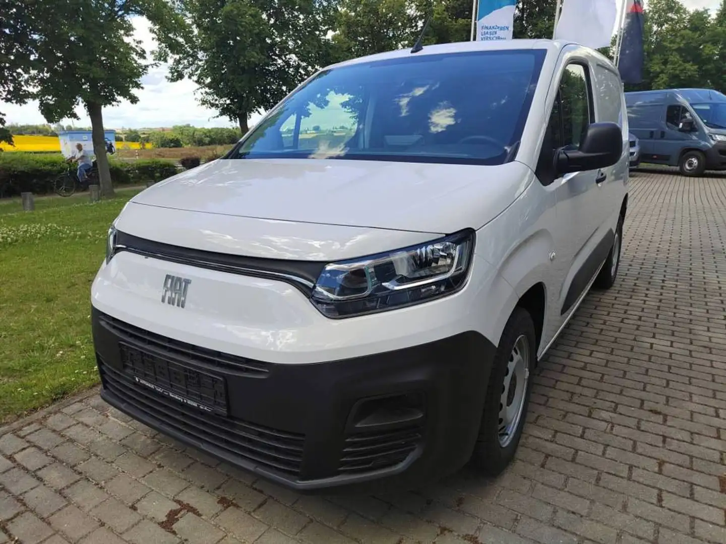 Fiat Doblò KaWa L1 1.5l BlueHDi MT Klima-RadioDAB/BT Weiß - 1