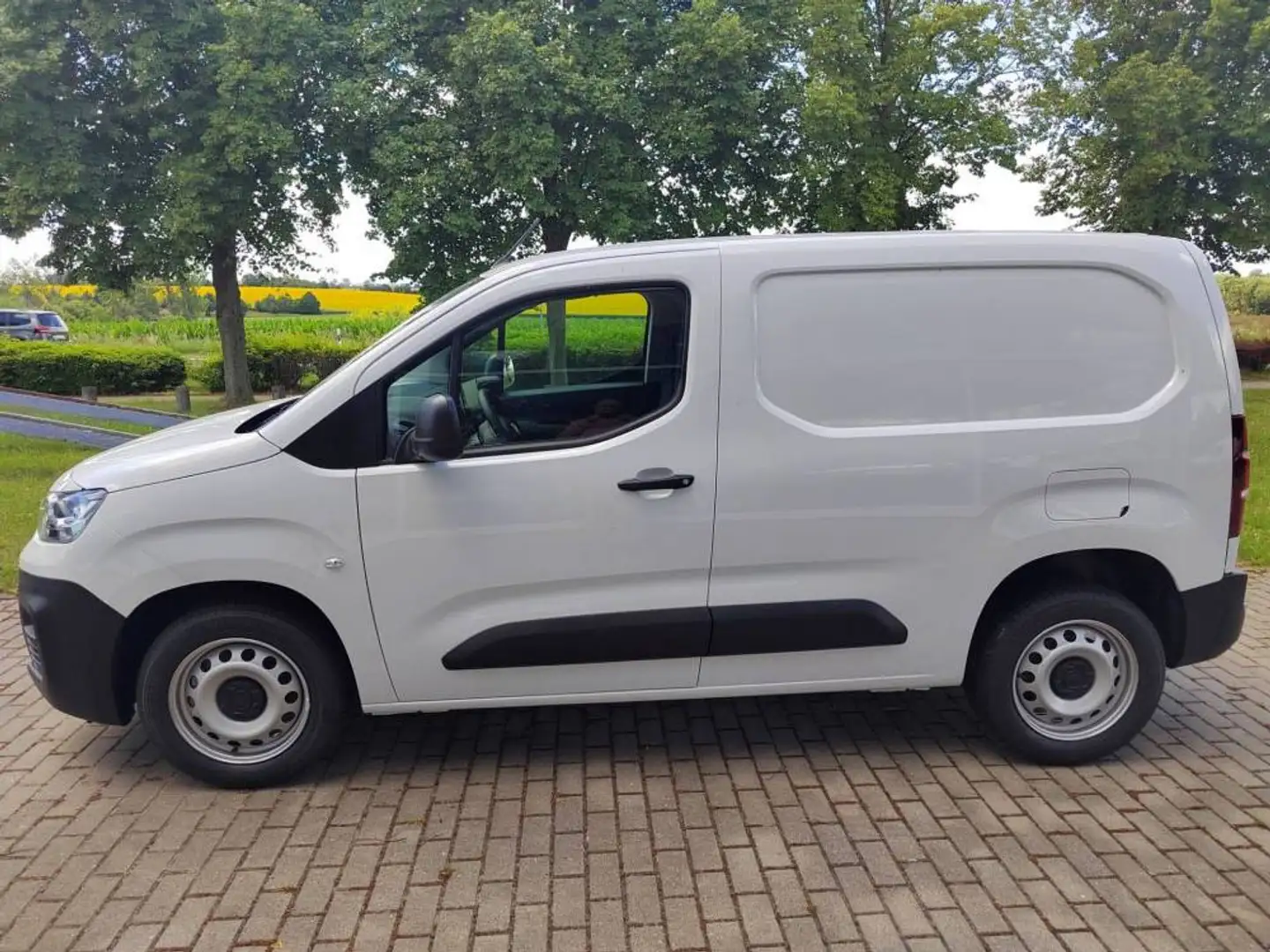 Fiat Doblò KaWa L1 1.5l BlueHDi MT Klima-RadioDAB/BT Weiß - 2