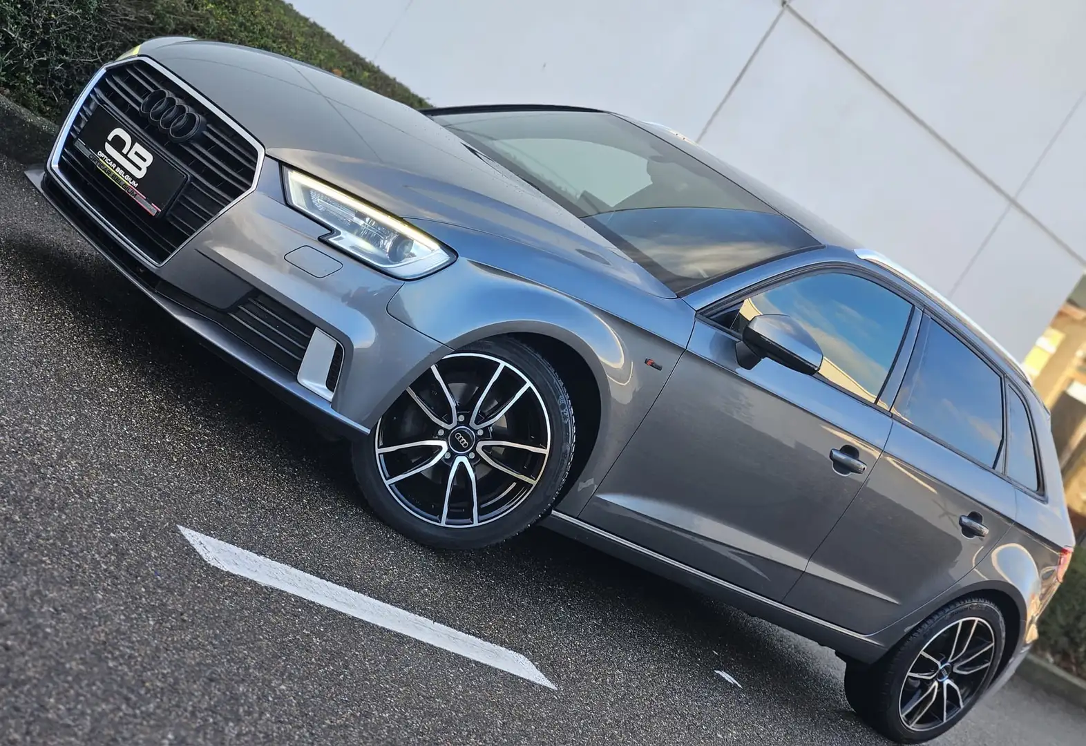 Audi A3 *** A3 Sportback - 1.6 TDi - Sport - Garantie *** Gris - 1