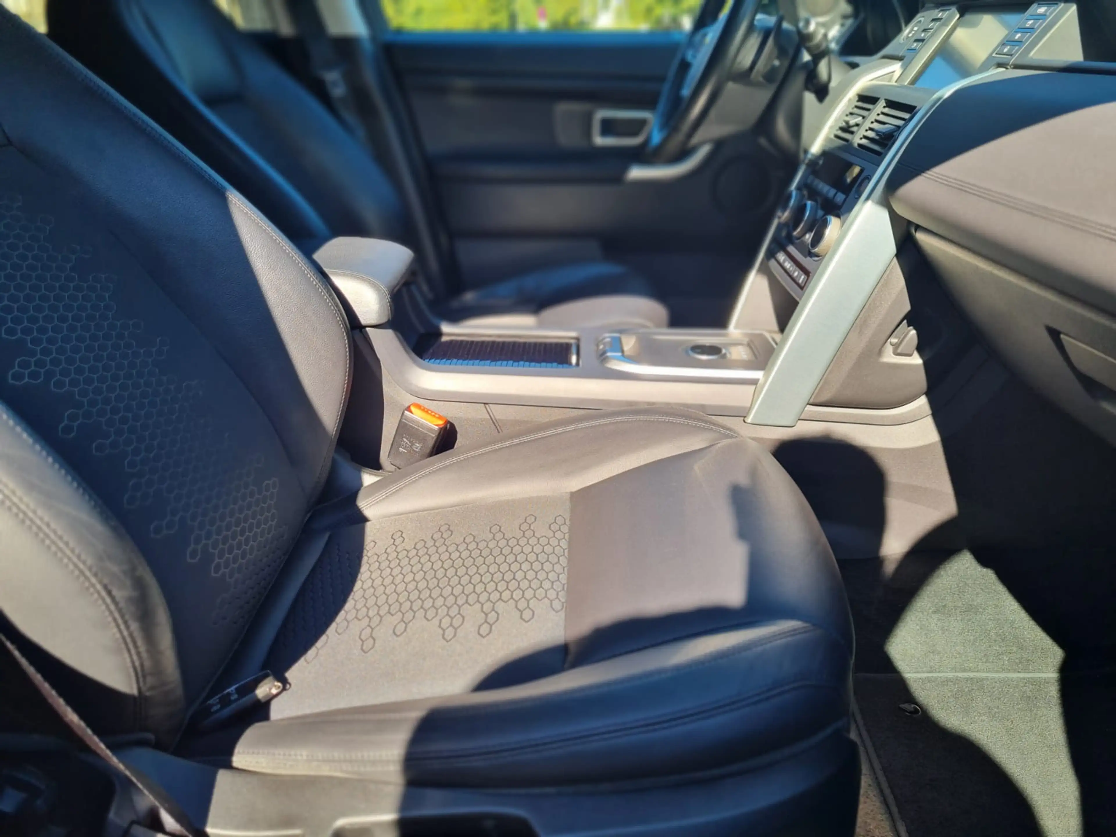 Land Rover Discovery Sport SE AWD *NUR 74tkm*ALLRAD*KAMERA*PICKERL NEU*TOP* — photo 10