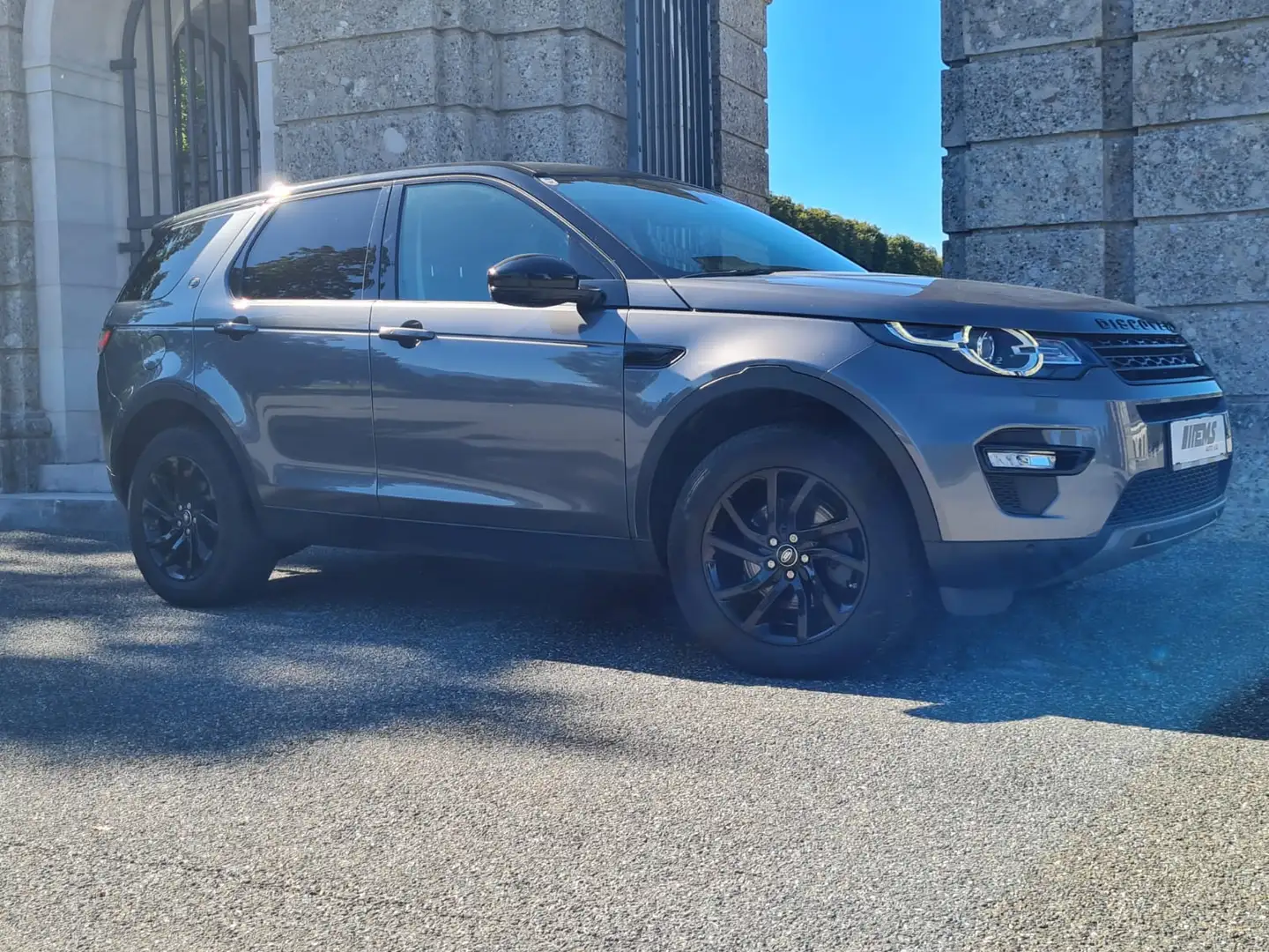 Land Rover Discovery Sport SE AWD *NUR 74tkm*ALLRAD*KAMERA*PICKERL NEU*TOP* Grau - 1