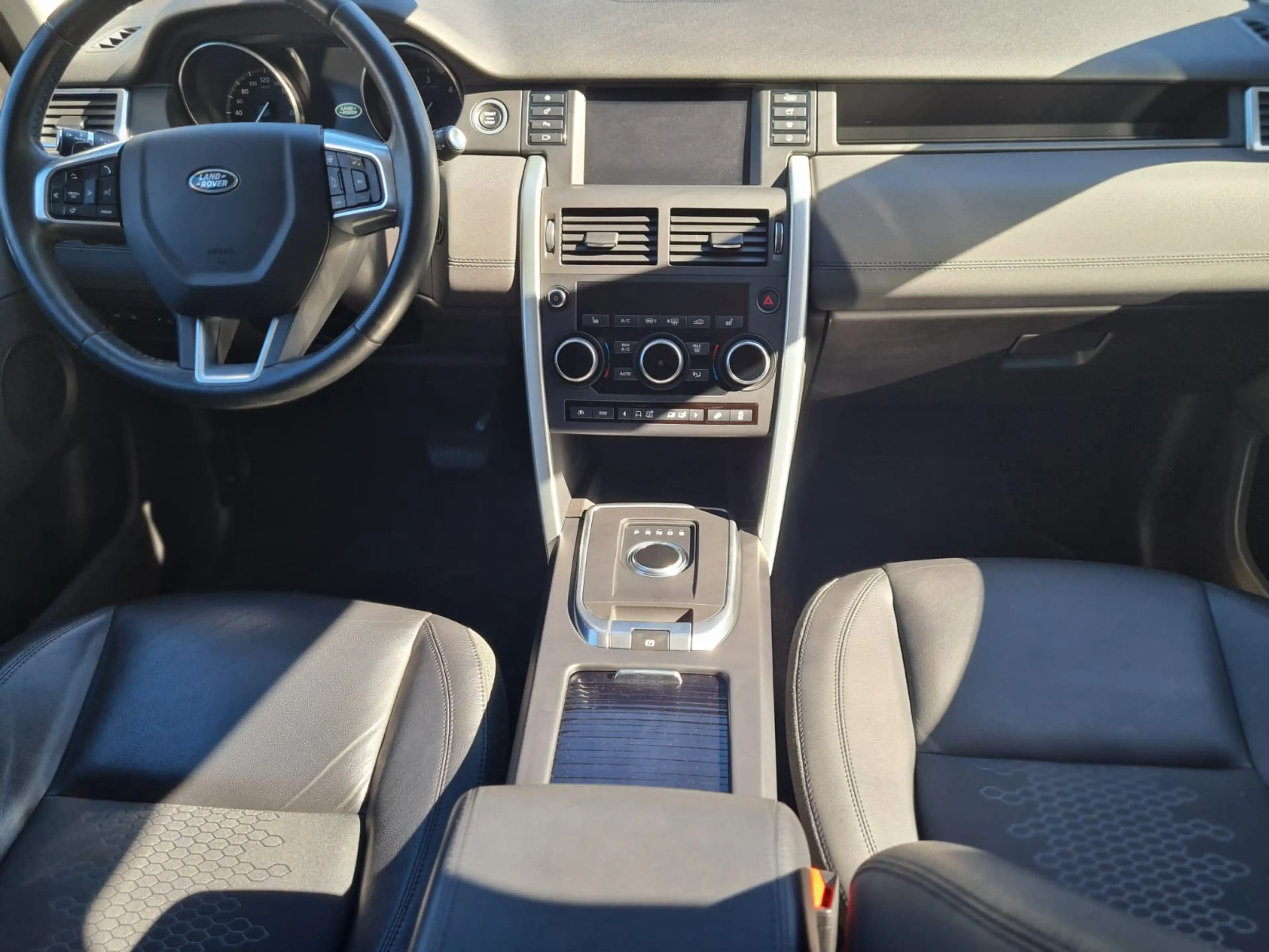 Land Rover Discovery Sport SE AWD *NUR 74tkm*ALLRAD*KAMERA*PICKERL NEU*TOP* — photo 11