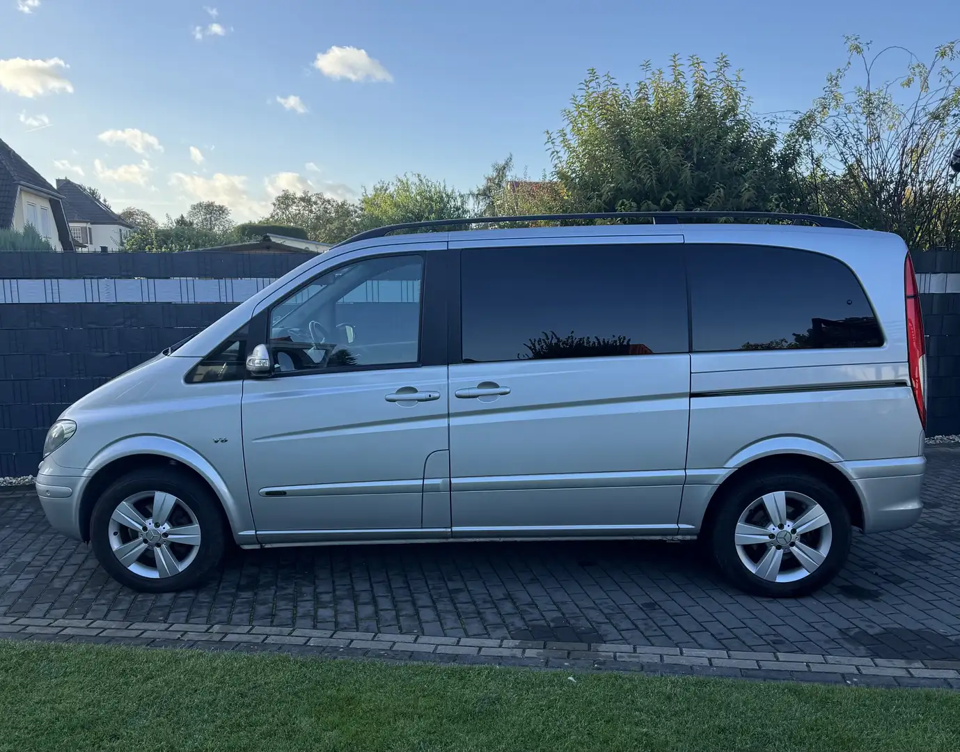 Mercedes-Benz Viano 3.5/ 190 kW kompakt*Standheizung*AHK*LPG*uvm. Silber - 2