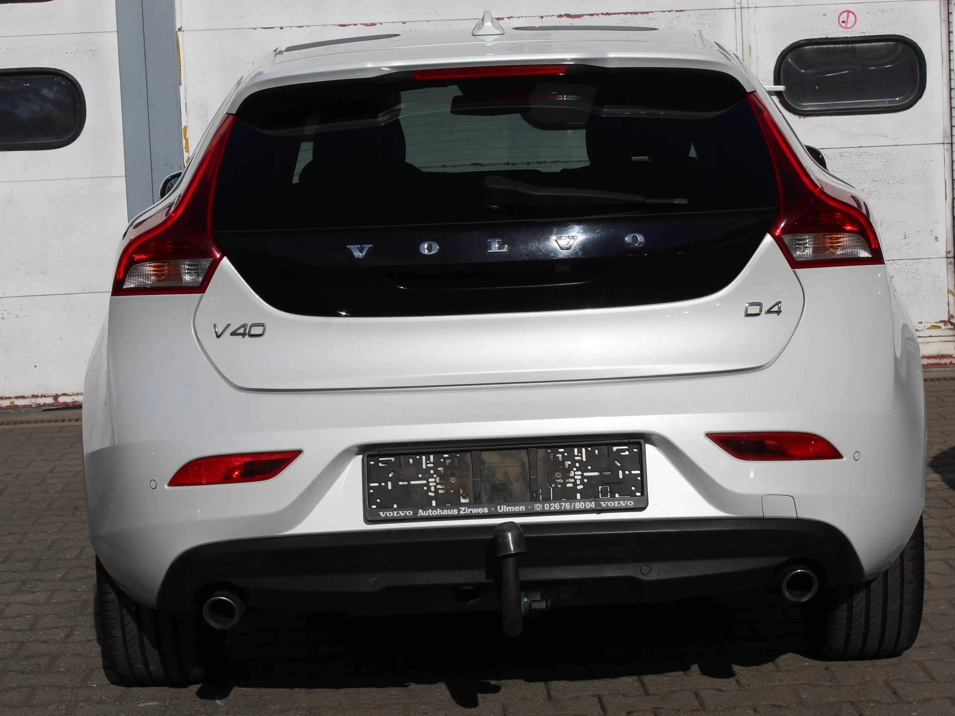 Volvo V40 Momentum — photo 10