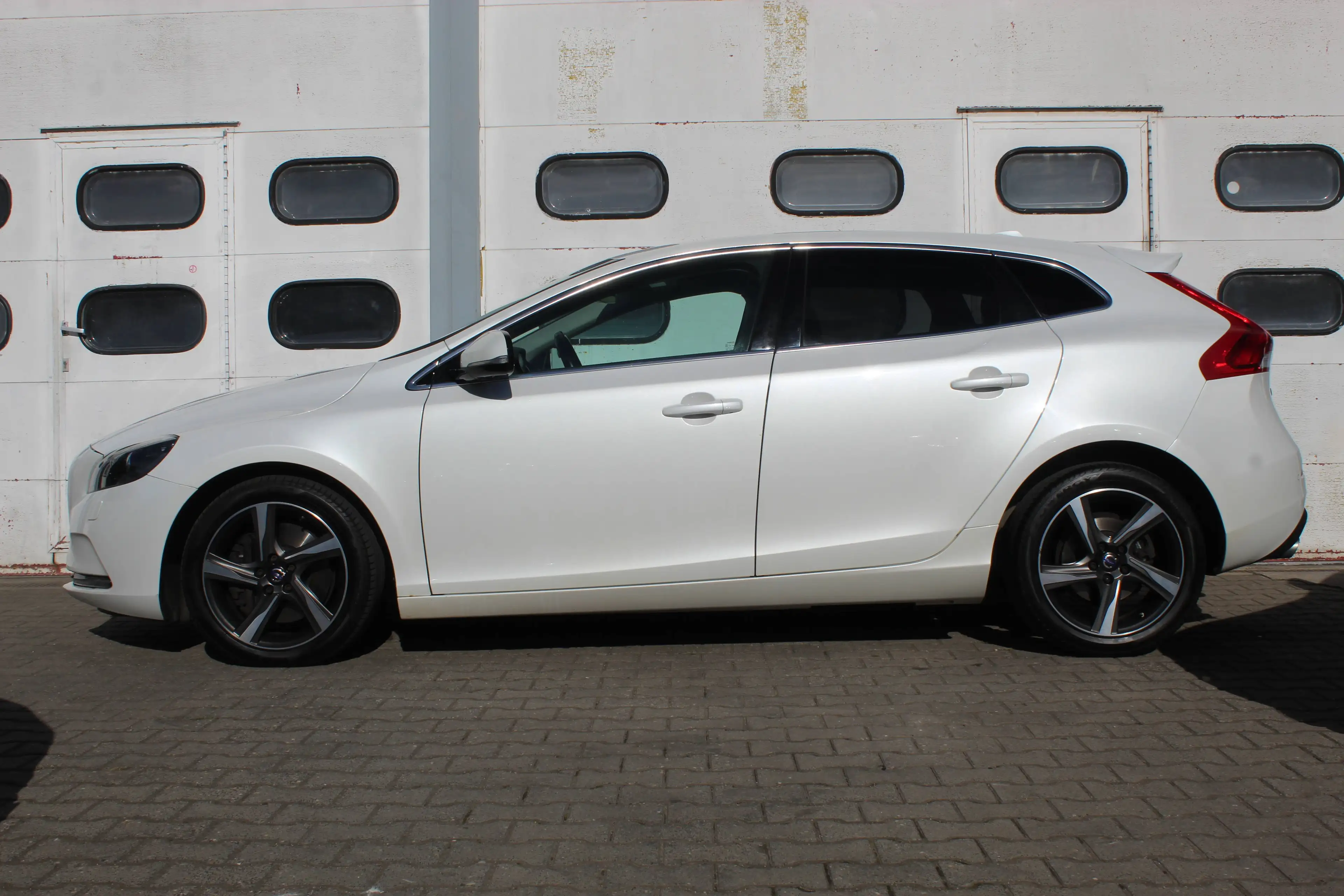 Volvo V40 Momentum — photo 6
