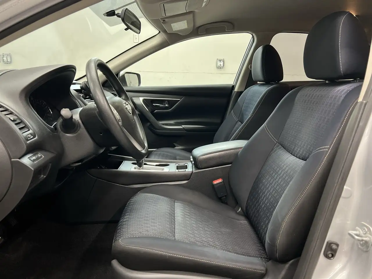 Nissan Altima снимка Nissan Altima