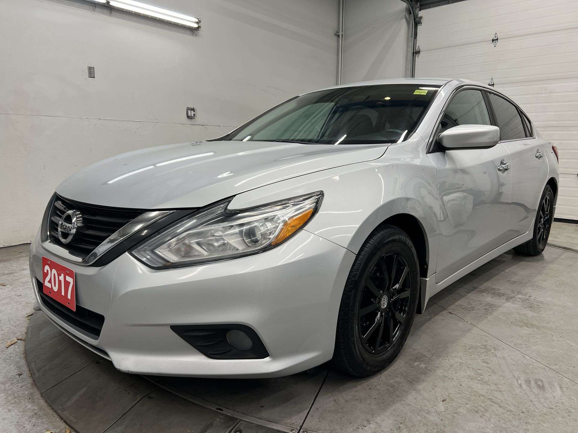 Silver 2017 Nissan Altima Sedan Front-Wheel Drive Automatic