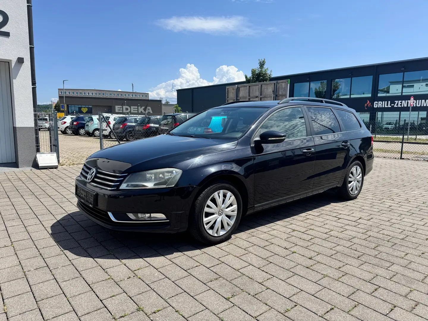 Volkswagen Passat Variant Trendline BlueMotion Černá - 1
