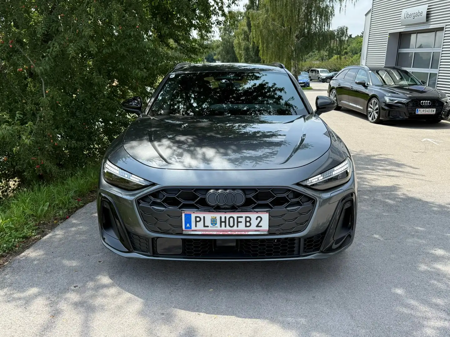 Audi S5 quattro Grau - 2