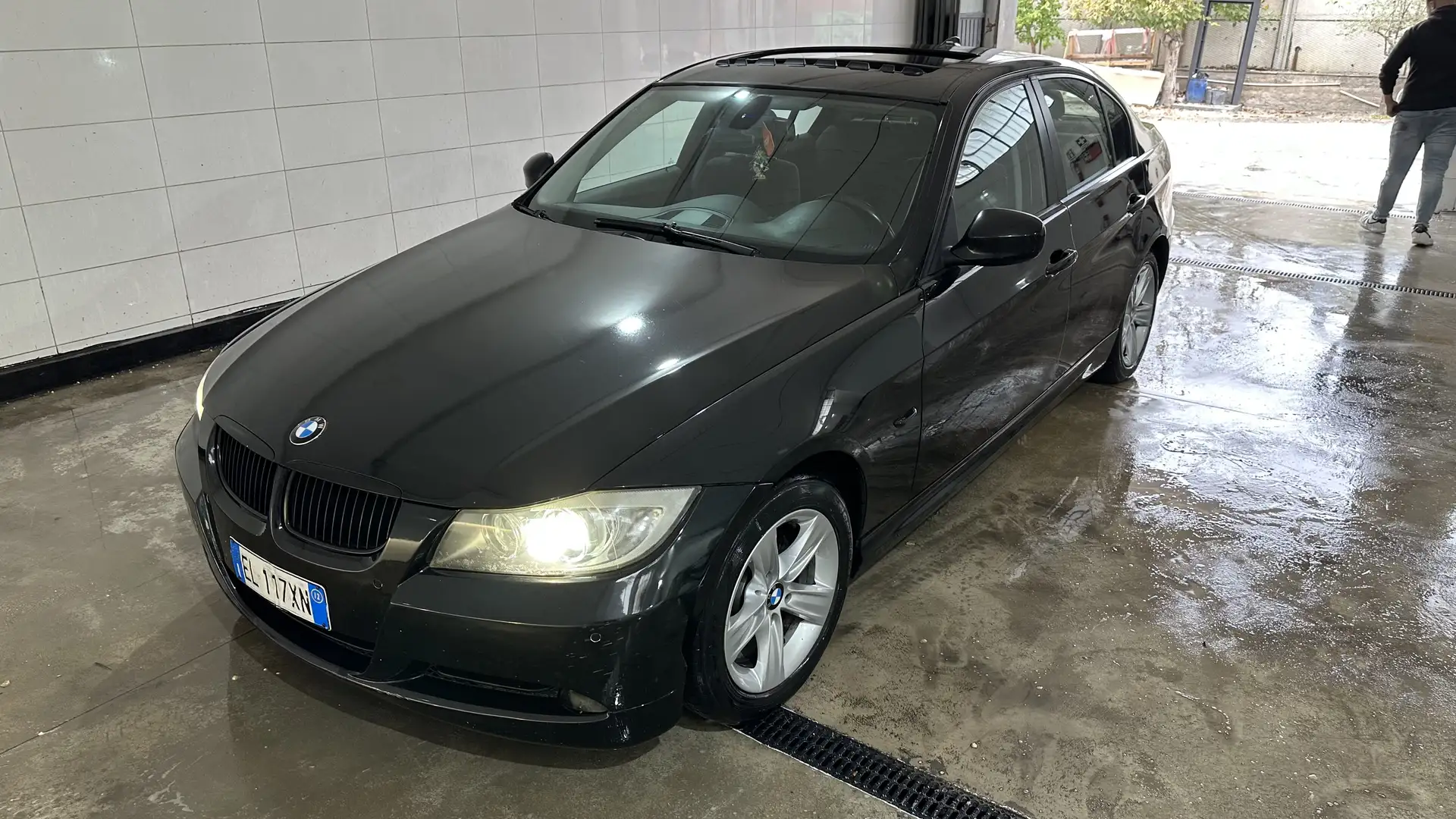 BMW 320 Serie 3 E90 Berlina320d Msport FL Nero - 1