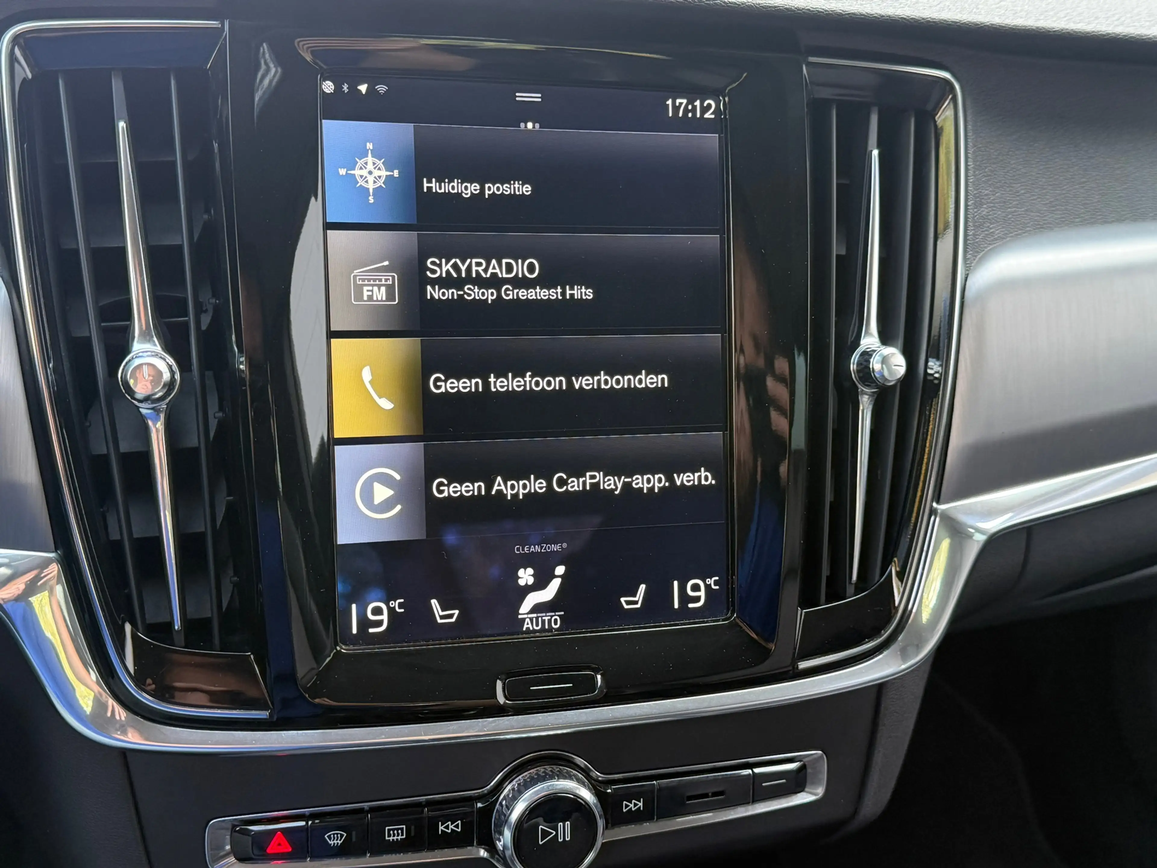 Volvo S90 2.0 T6 AWD Momentum+ — photo 18