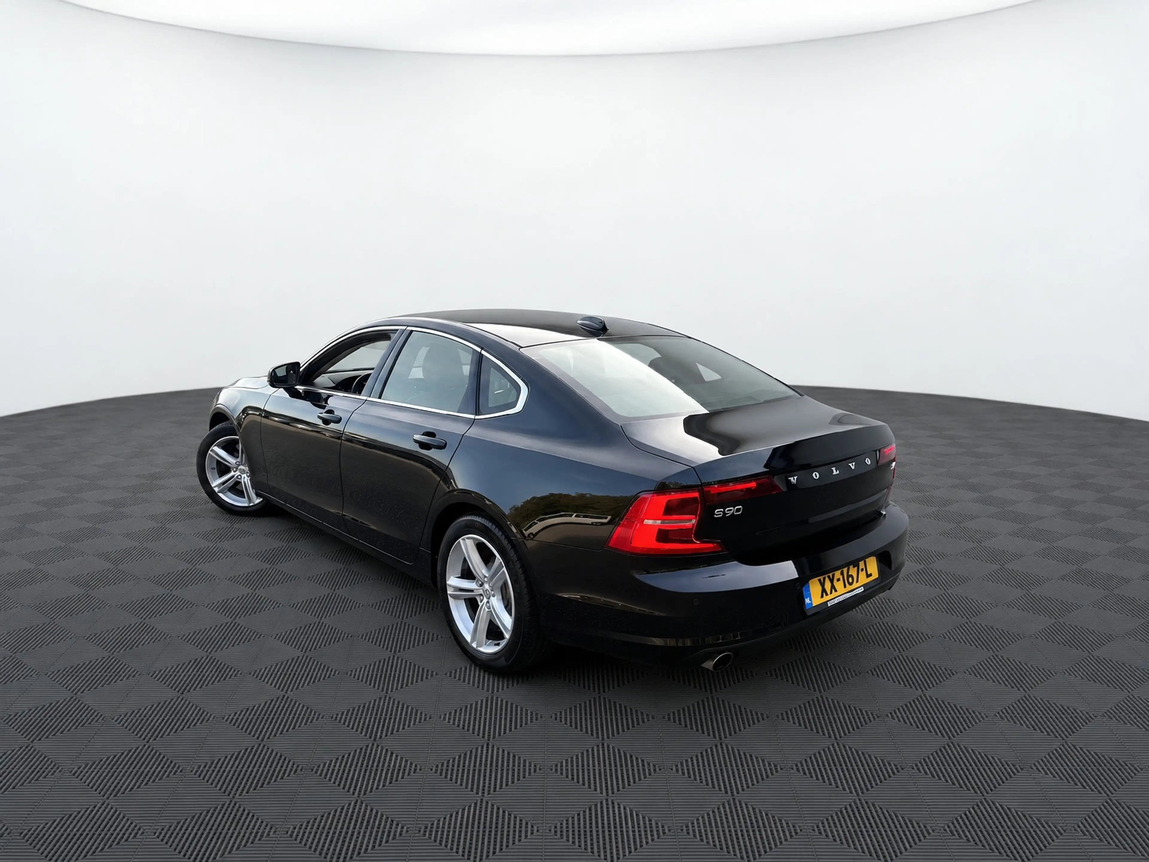 Volvo S90 2.0 T6 AWD Momentum+ — photo 4