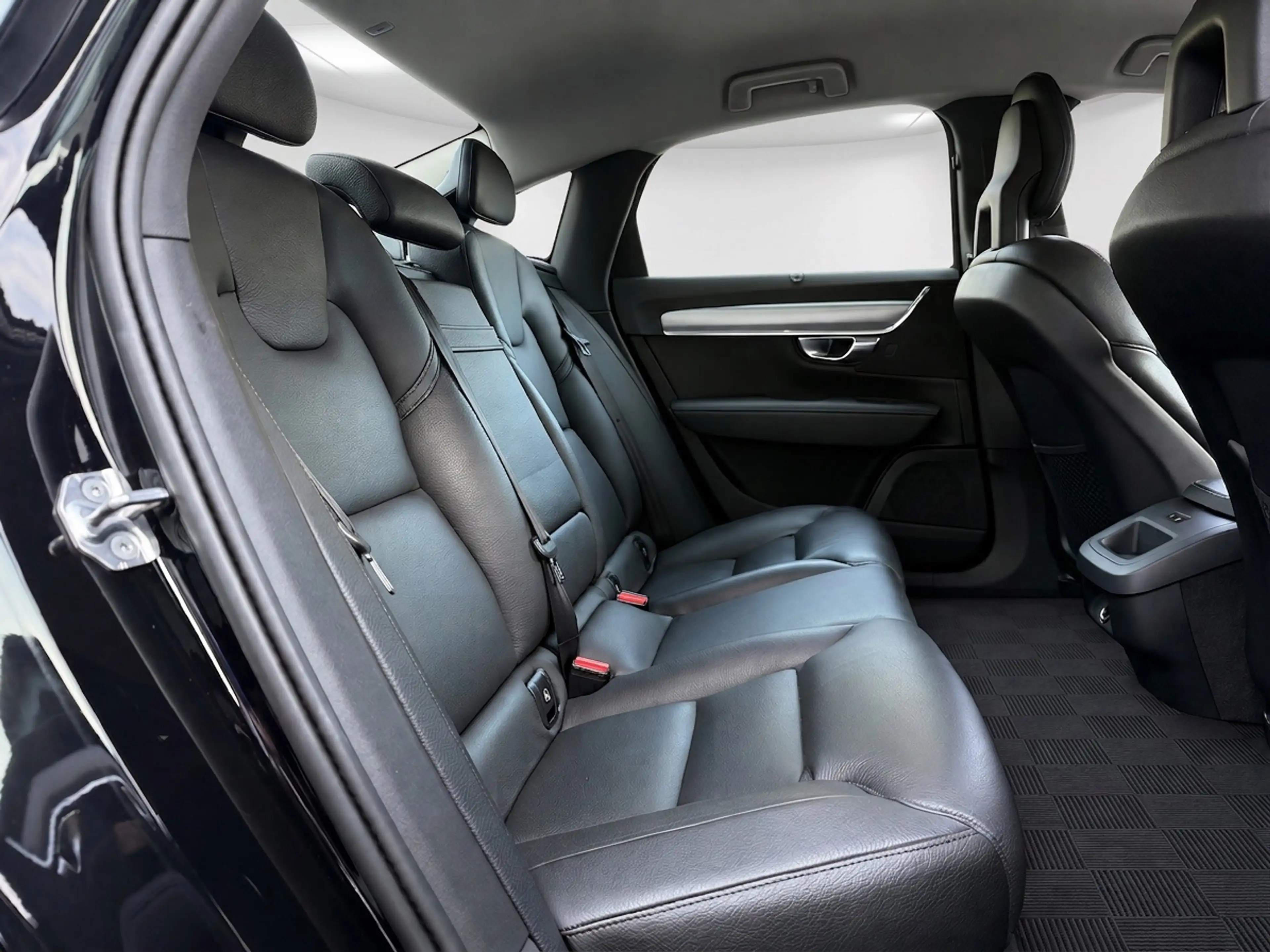 Volvo S90 2.0 T6 AWD Momentum+ — photo 11