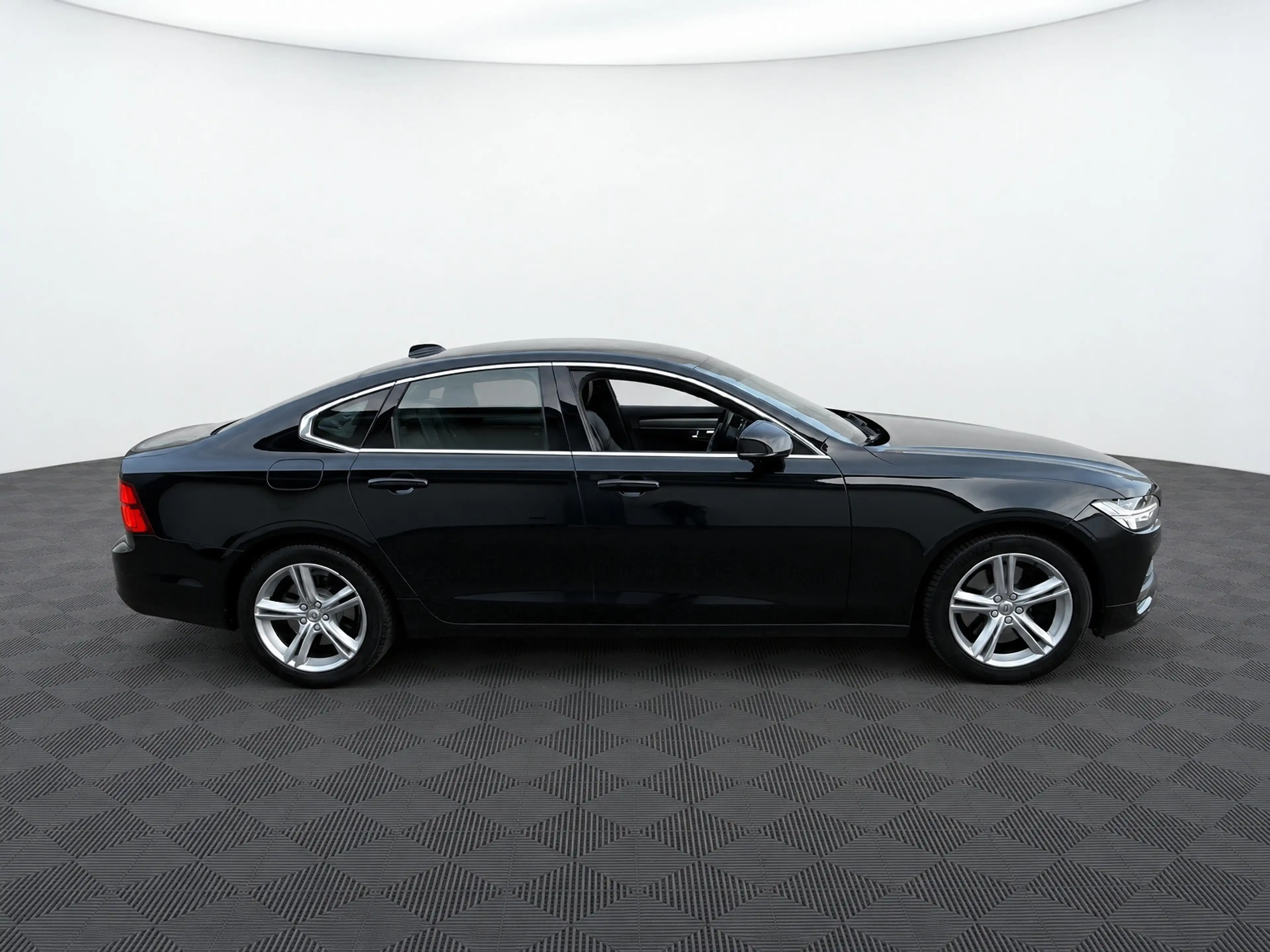 Volvo S90 2.0 T6 AWD Momentum+ — photo 8