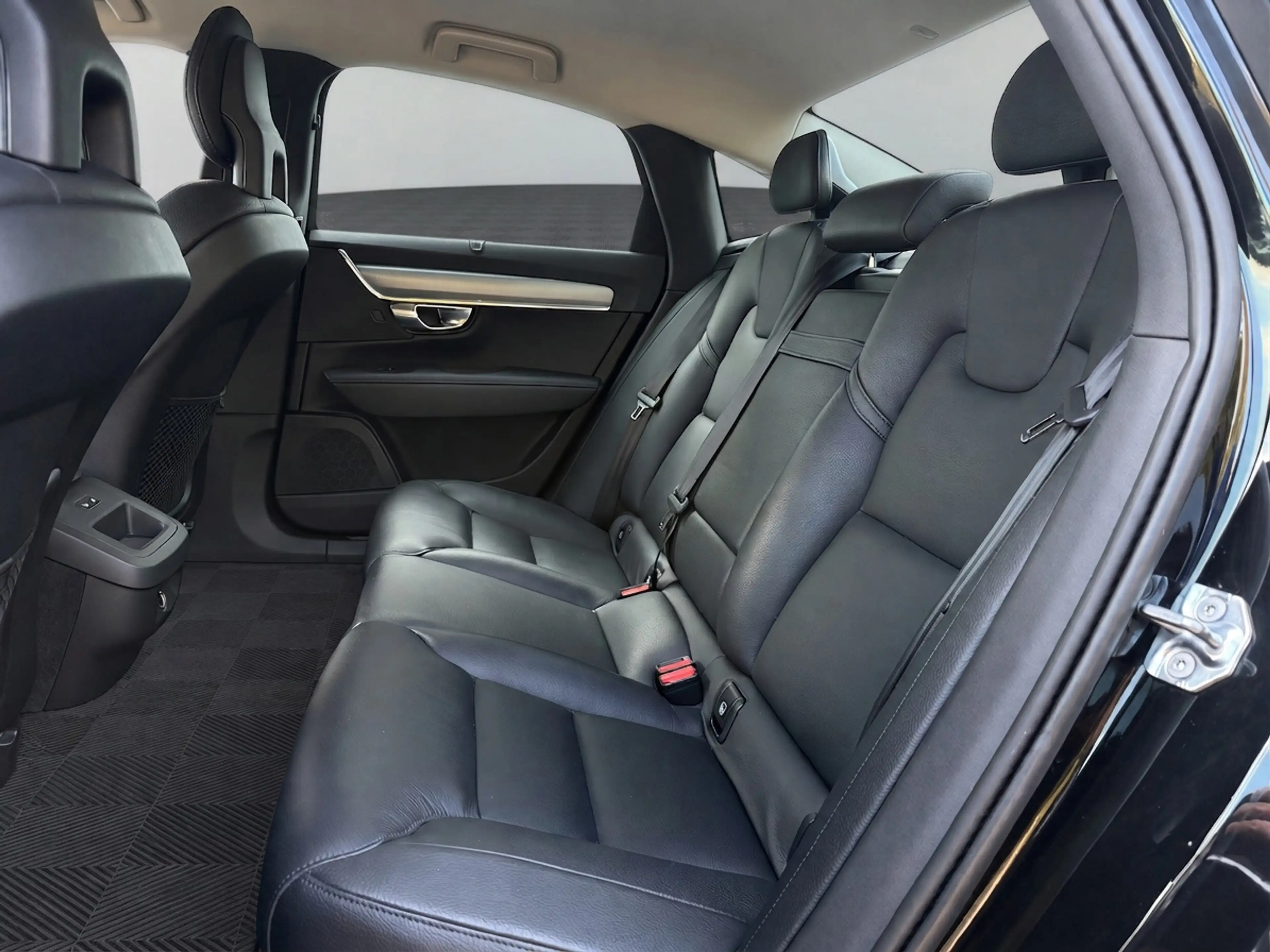 Volvo S90 2.0 T6 AWD Momentum+ — photo 10