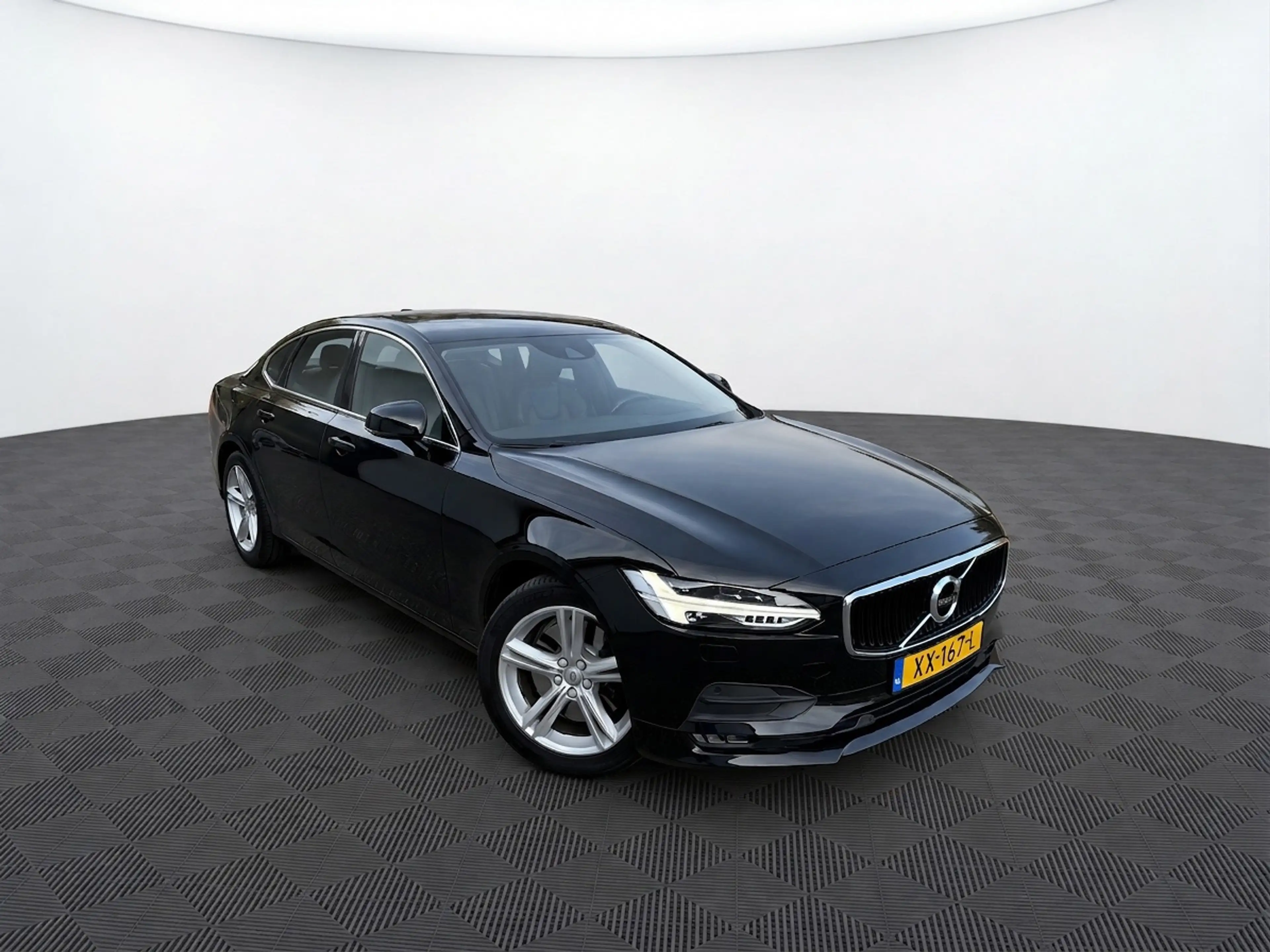 Volvo S90 2.0 T6 AWD Momentum+ — photo 2