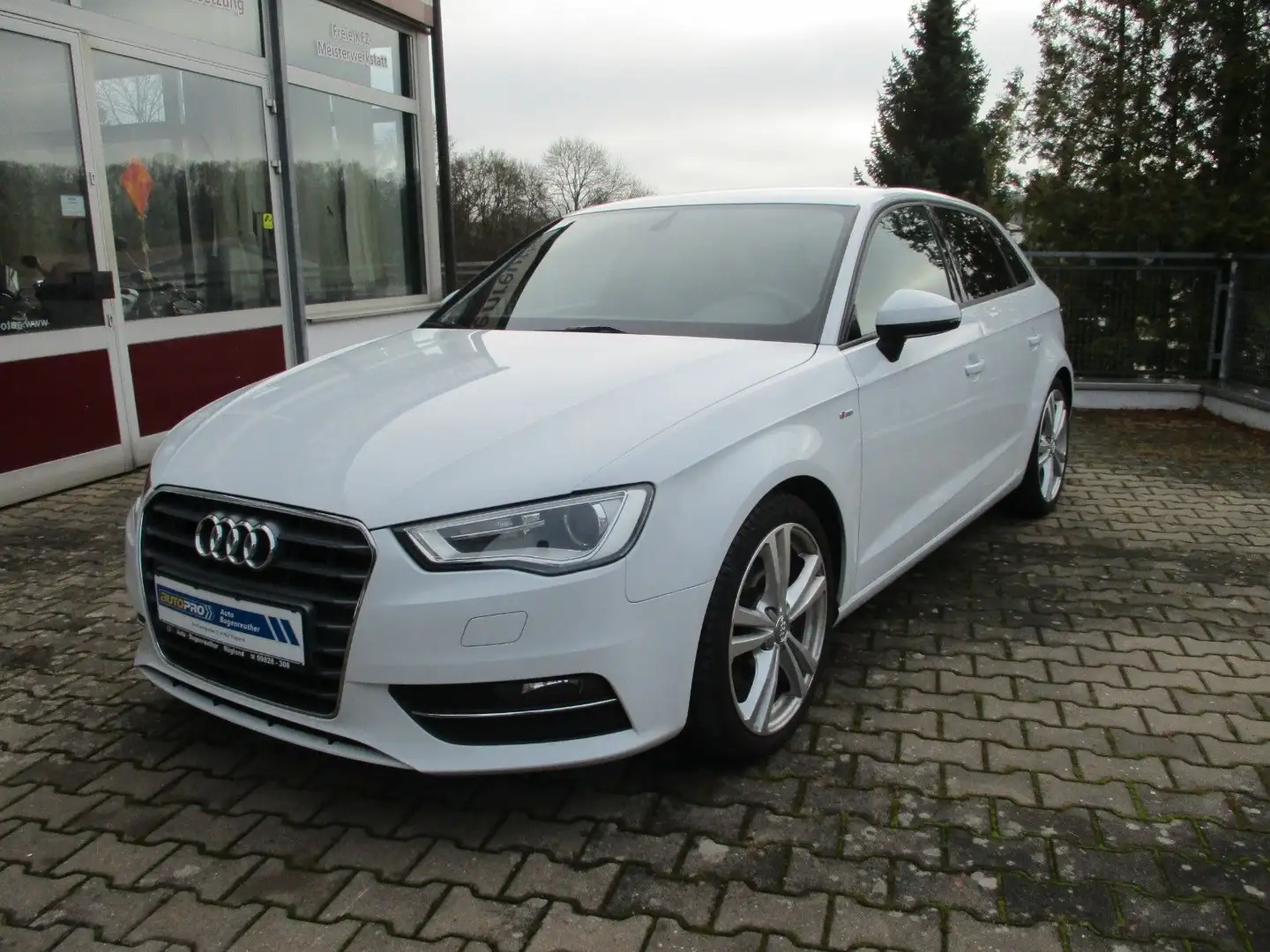 Audi A3 Sportback S line Sportpaket+Navi Bianco - 1