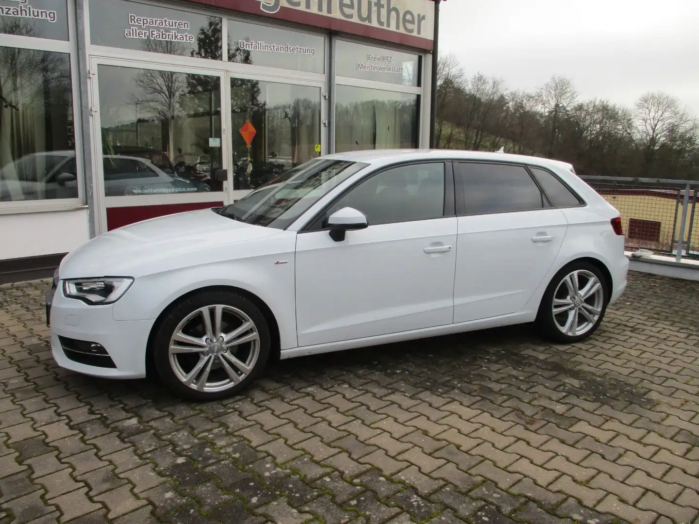 Audi A3 Sportback S line Sportpaket+Navi Bianco - 2