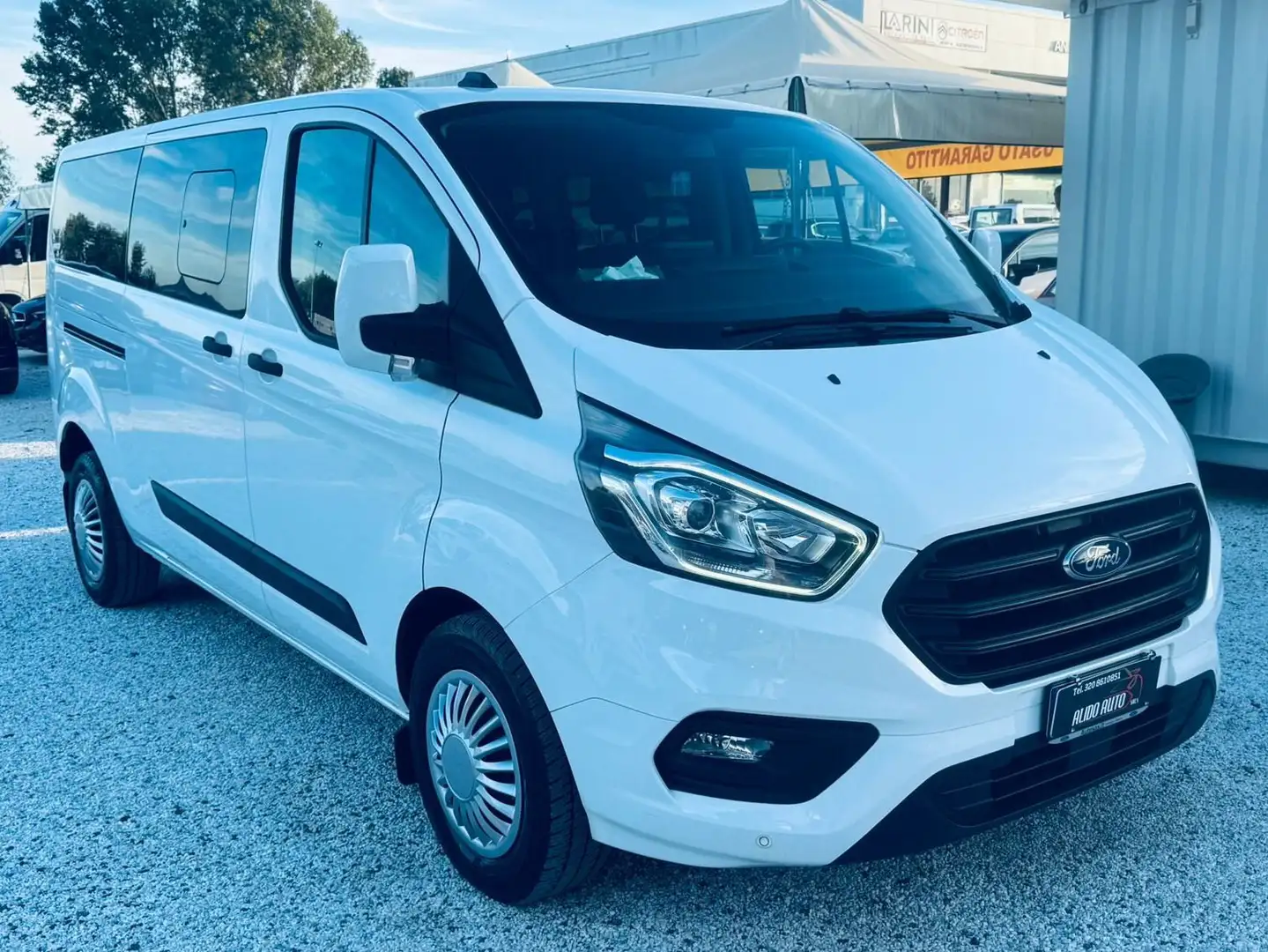 Ford Tourneo Custom Weiß - 2