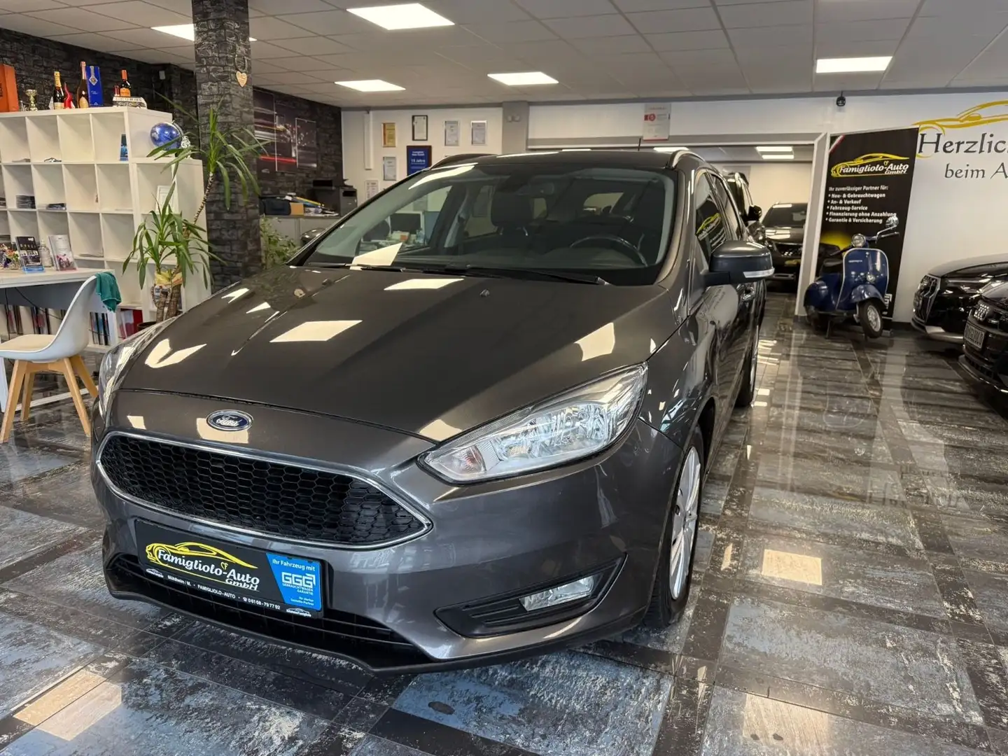 Ford Focus Turnier Business Lenkradheizung*Sitzh*AHK Gris - 1