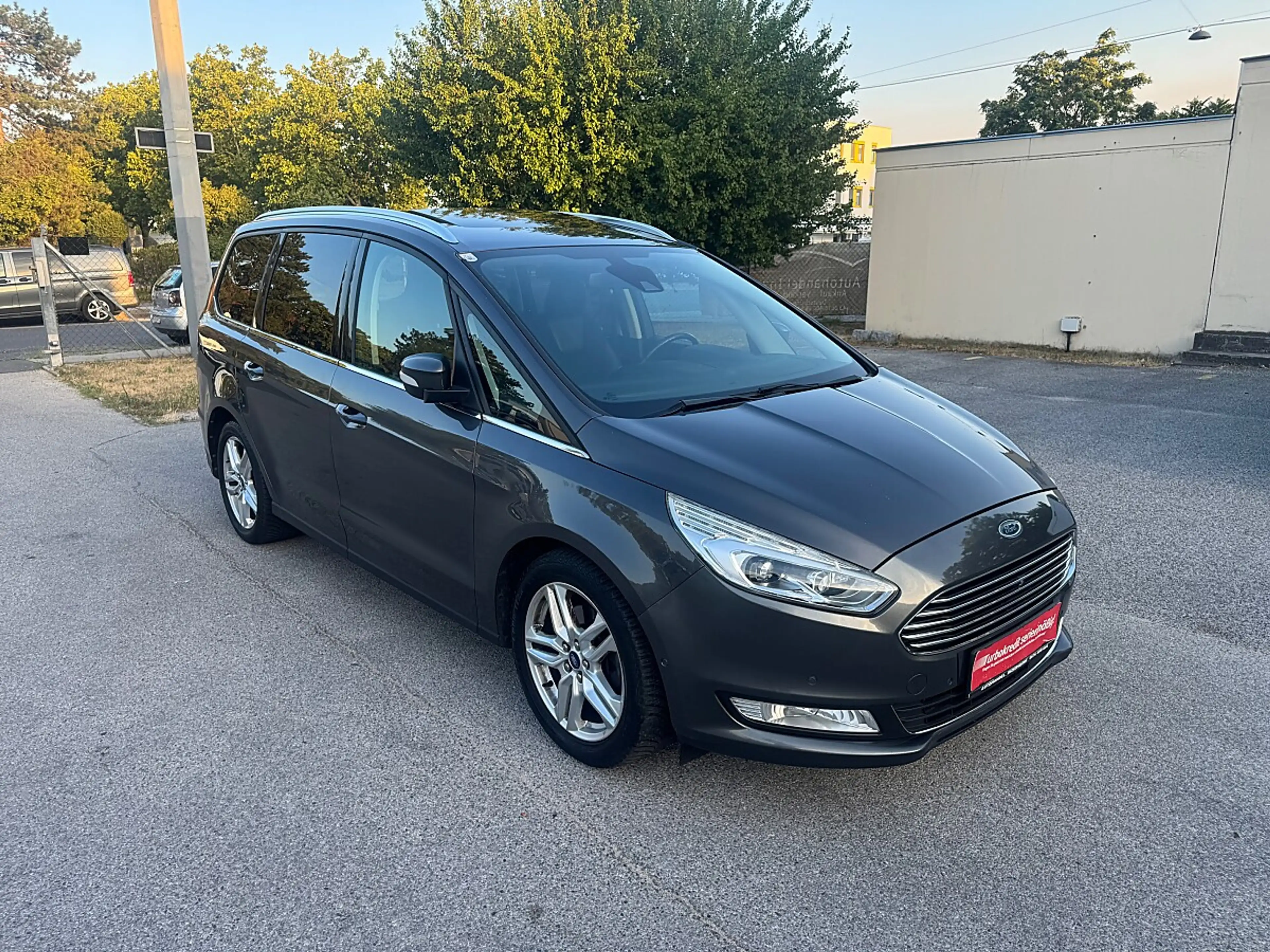 Ford Galaxy 2,0 TDCi Titanium Aut. / PANORAMA / AMBIENTE / ... — photo 9