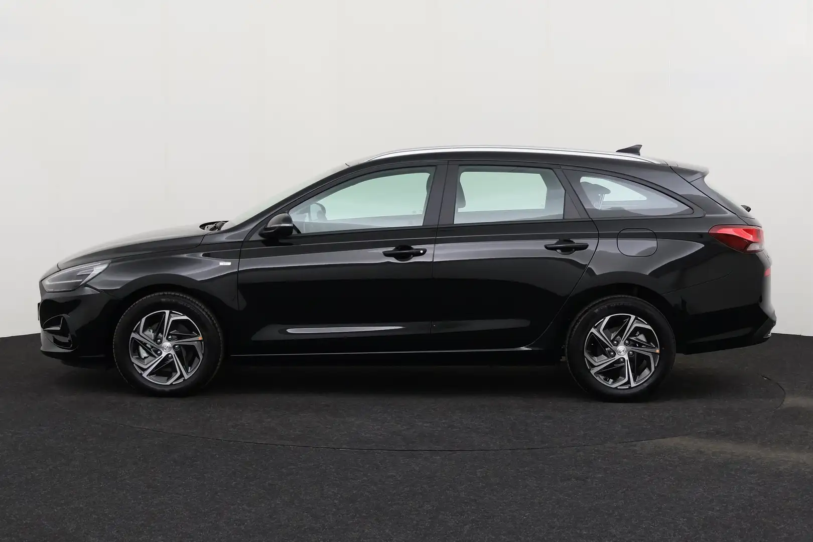 Hyundai i30 SW 1.0 T-GDI SMART + CARPLAY + GPS + CAMERA + PDC Noir - 2