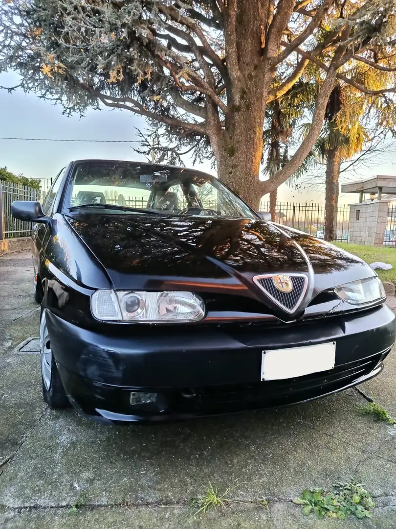 Alfa Romeo 146 1.6 ie L Schwarz - 2
