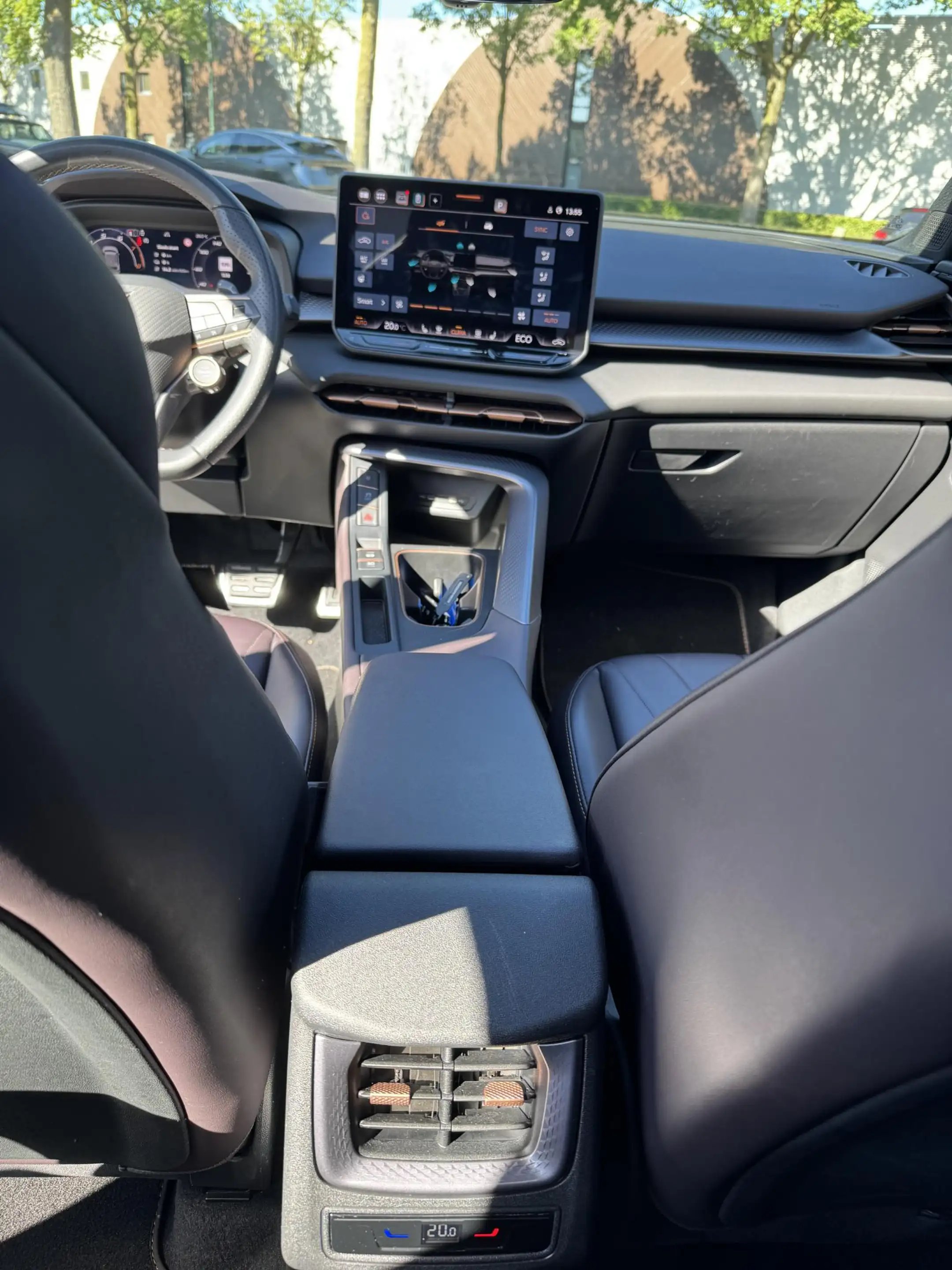 CUPRA Terramar 1.5 e-HYBRID 200kW VZ DSG VAN: € 48.900,- VOOR: 45 — photo 32