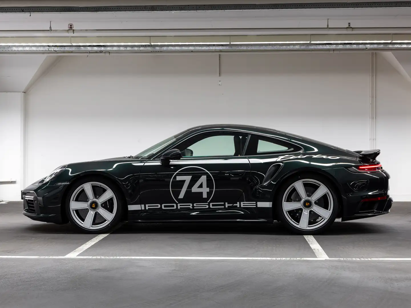 Porsche 992 Turbo 50 Years Vert - 2