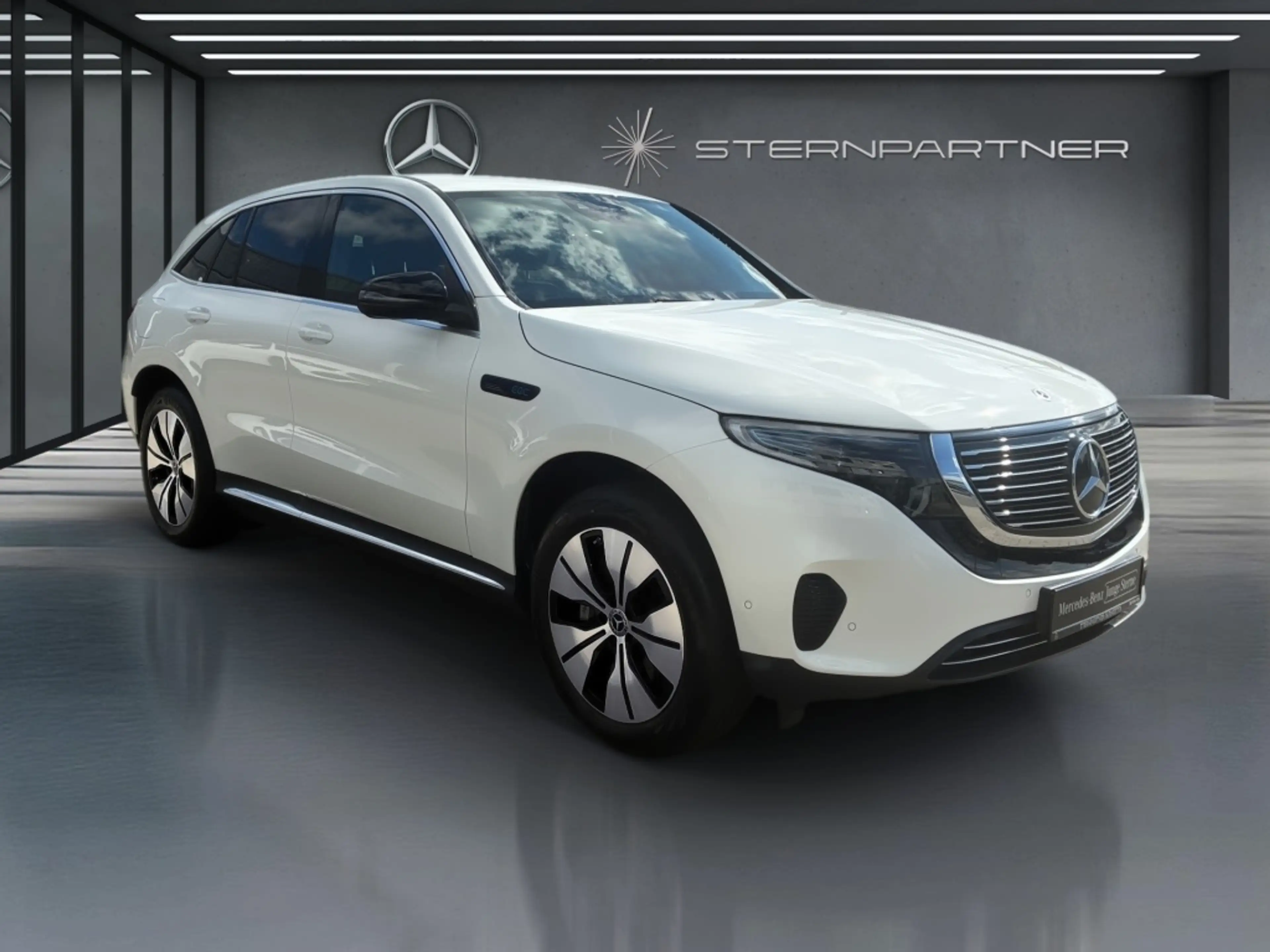 Mercedes-Benz EQC 400 4M AMBIENTE+HEAD-UP+KAMERA+MBEAM+CARPLAY — photo 20