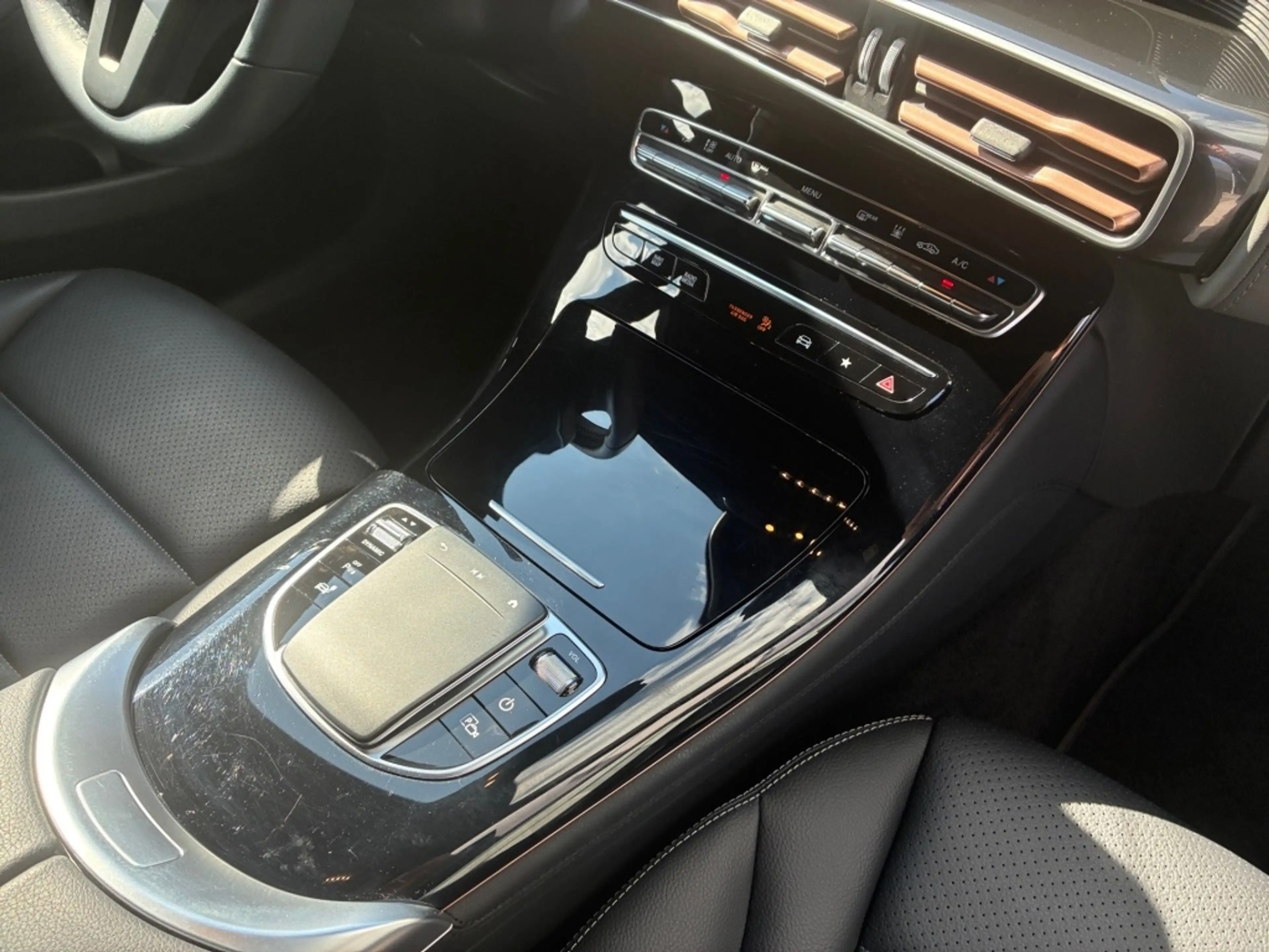 Mercedes-Benz EQC 400 4M AMBIENTE+HEAD-UP+KAMERA+MBEAM+CARPLAY — photo 18