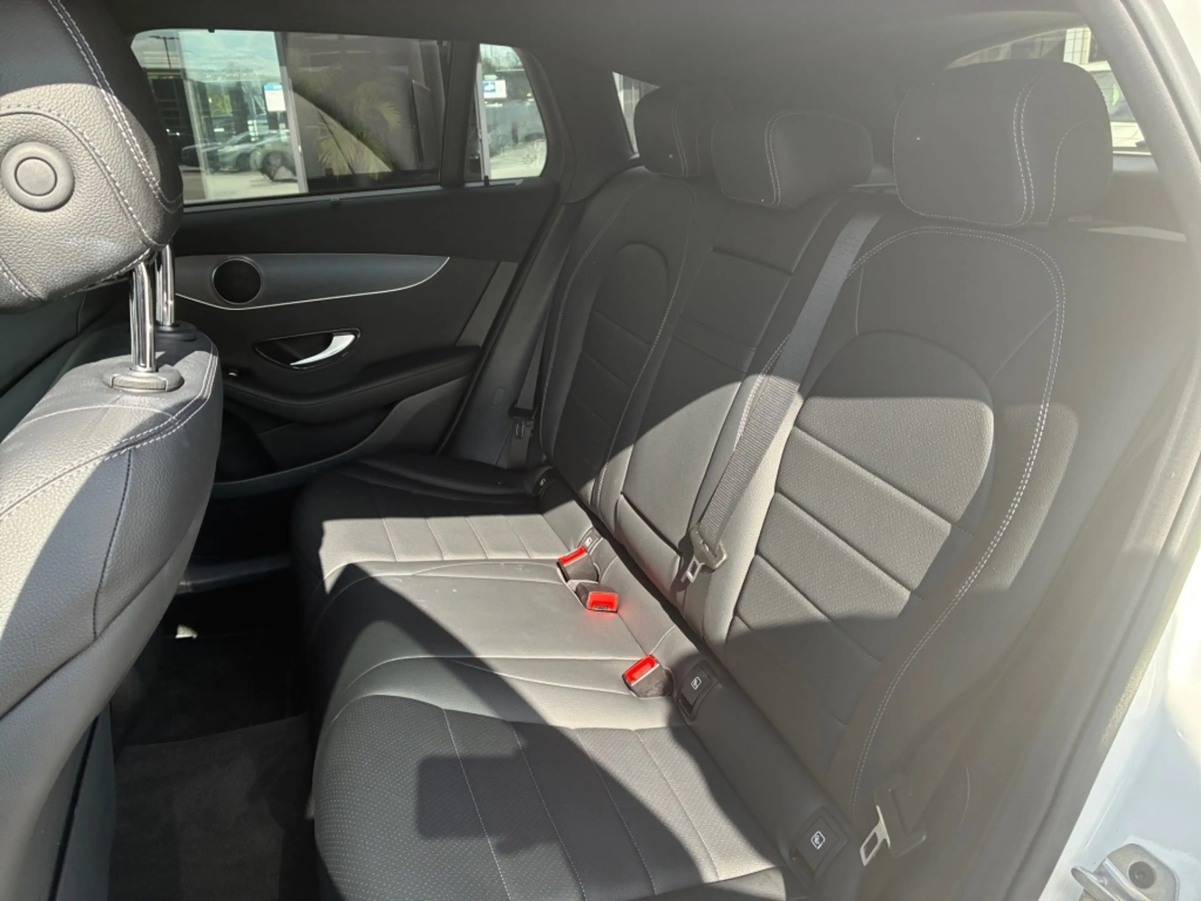Mercedes-Benz EQC 400 4M AMBIENTE+HEAD-UP+KAMERA+MBEAM+CARPLAY — photo 23
