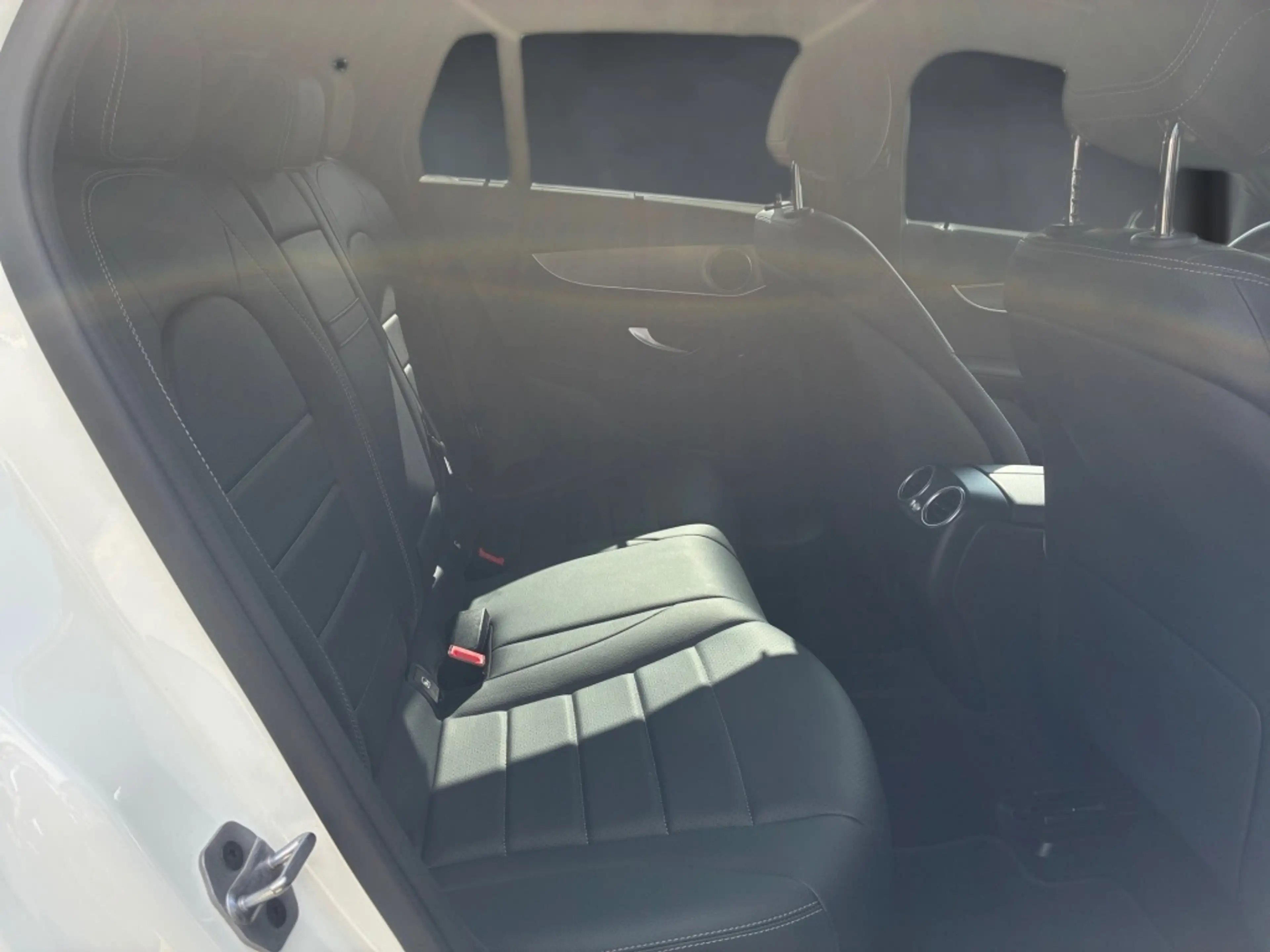 Mercedes-Benz EQC 400 4M AMBIENTE+HEAD-UP+KAMERA+MBEAM+CARPLAY — photo 14