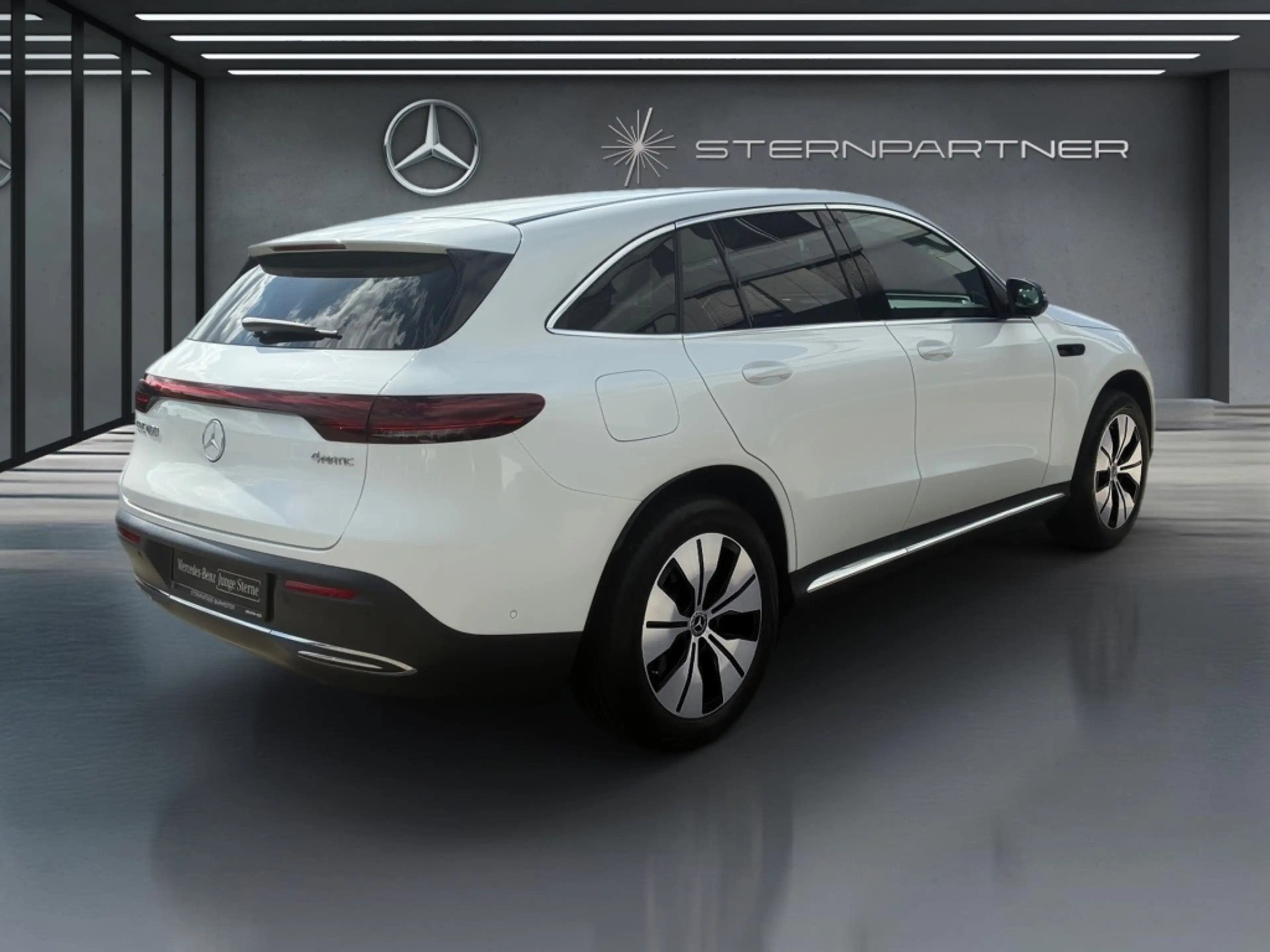 Mercedes-Benz EQC 400 4M AMBIENTE+HEAD-UP+KAMERA+MBEAM+CARPLAY — photo 13