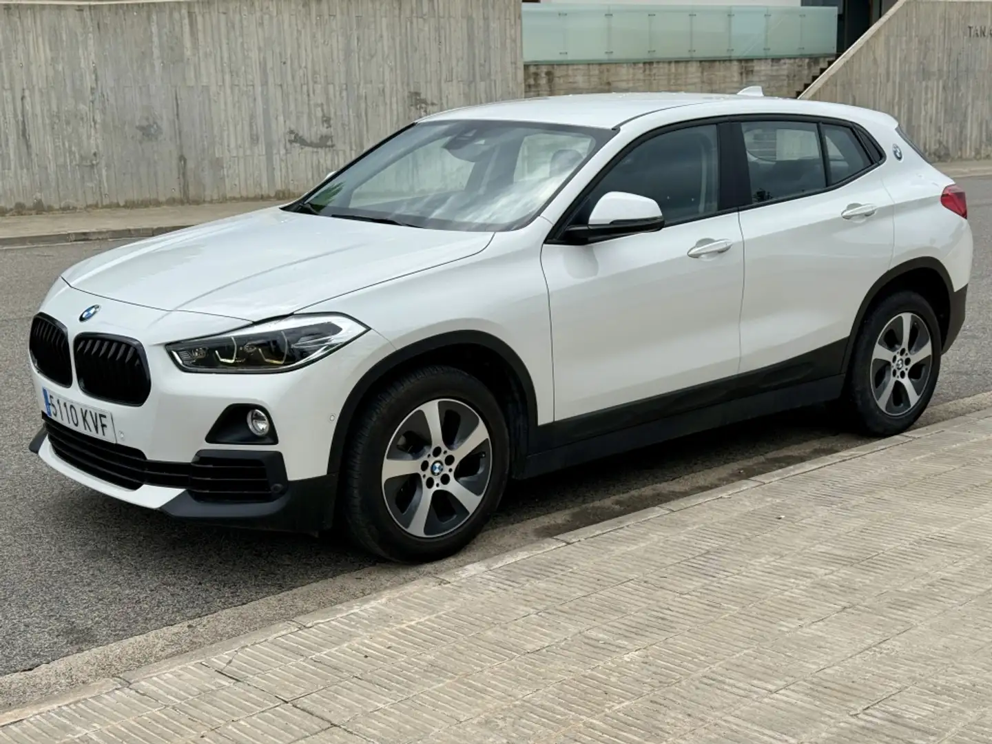 BMW X2 sDrive 18dA Impulse Wit - 1