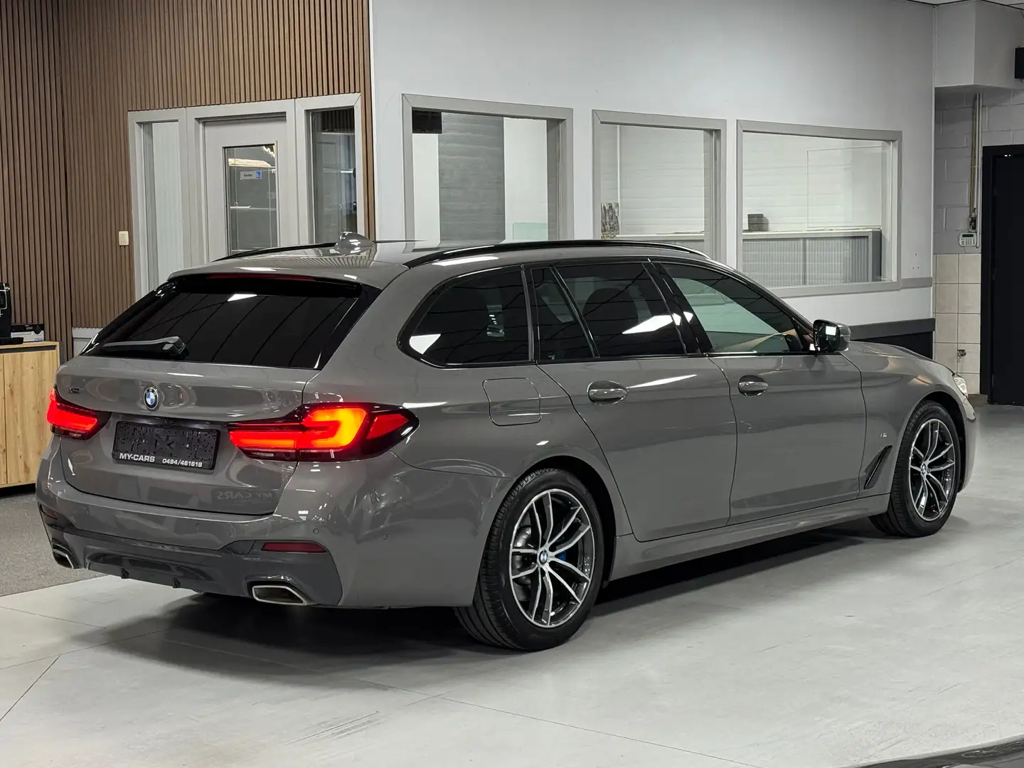 BMW 520 D 190 Cv X-Drive Pack M Sport Black Full Options Grijs - 2