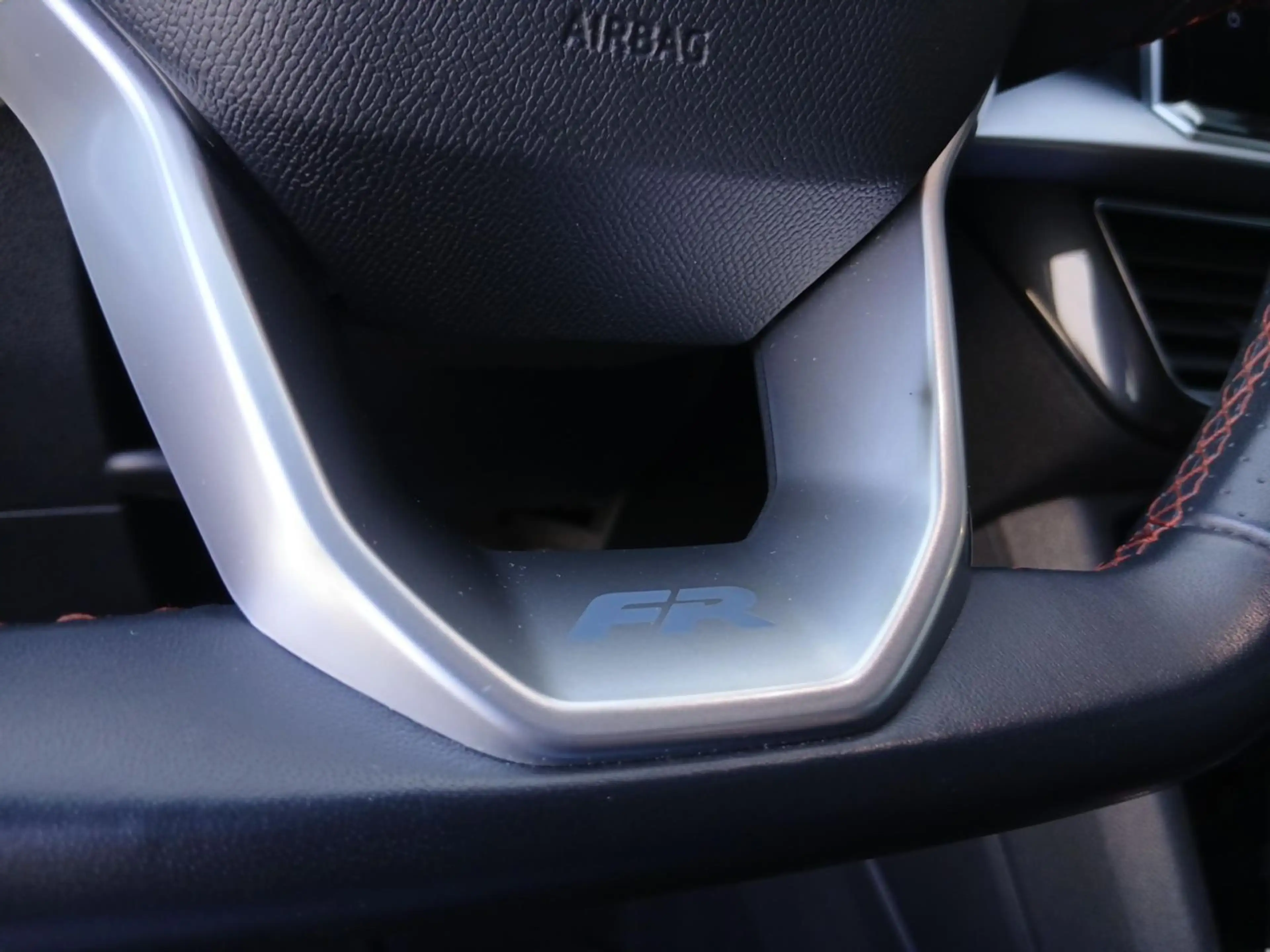 SEAT Tarraco 2.0 TDI 4D FR DSG *BEATS*ACC*R-CAM*SHZ* — photo 18