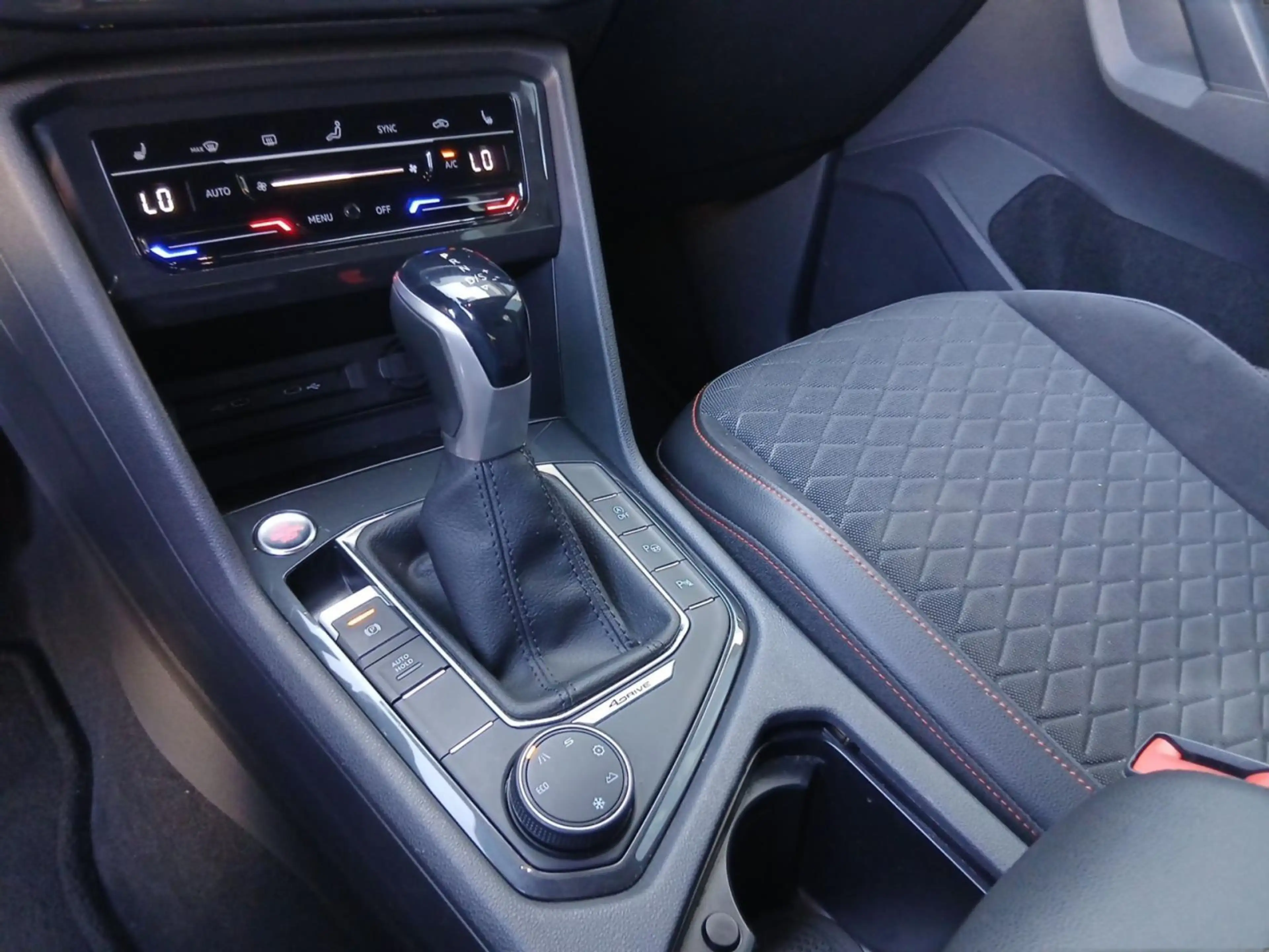 SEAT Tarraco 2.0 TDI 4D FR DSG *BEATS*ACC*R-CAM*SHZ* — photo 23